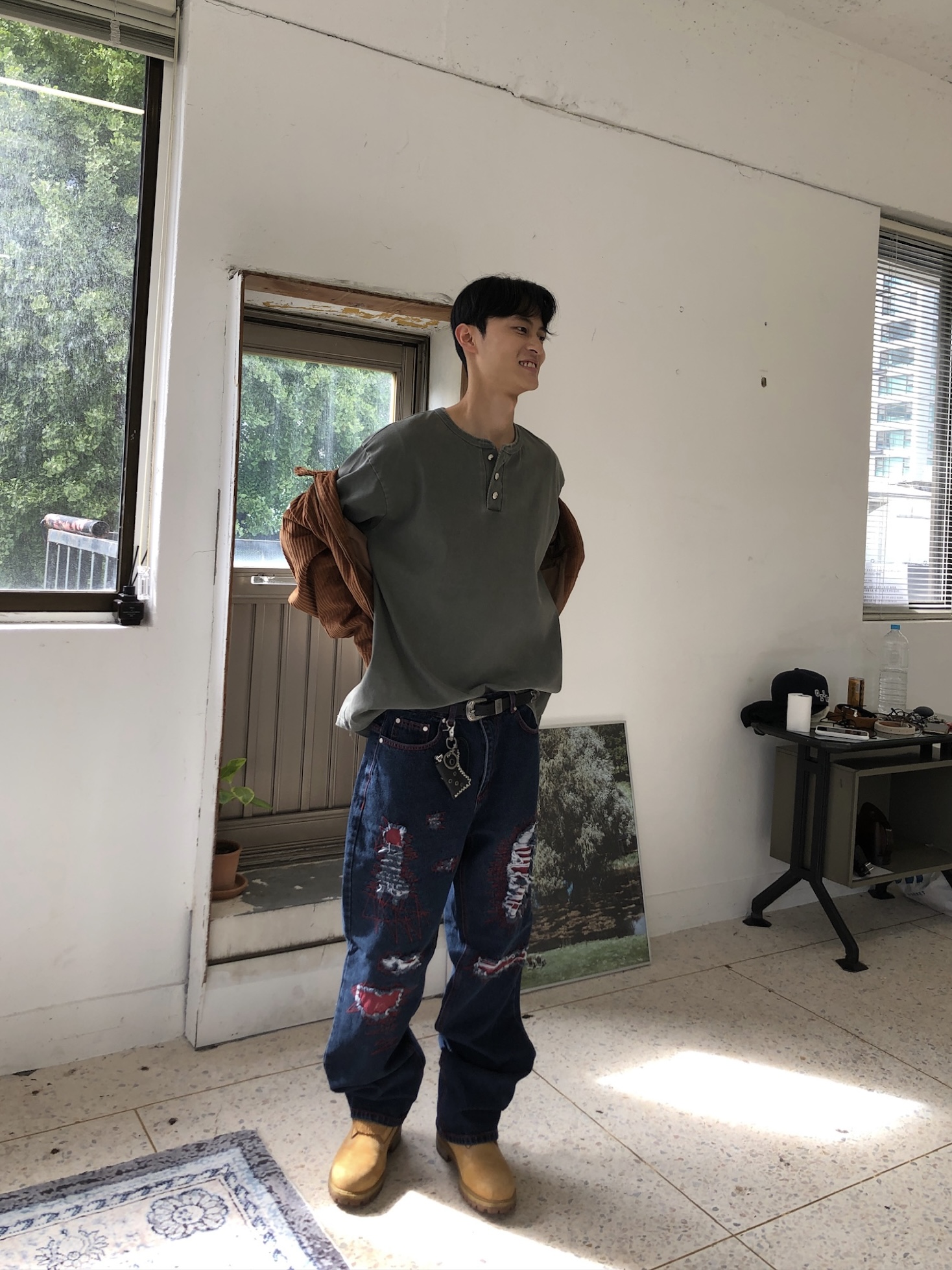 美式街頭 紅色警戒 破壞 直筒 微寬版 牛仔褲 - 1C13