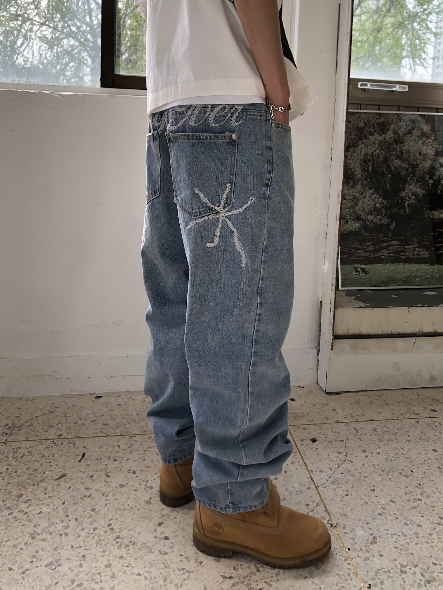 Carry Over 上流巴黎 手工刺繡 牛仔 直筒微寬褲 - 3C11