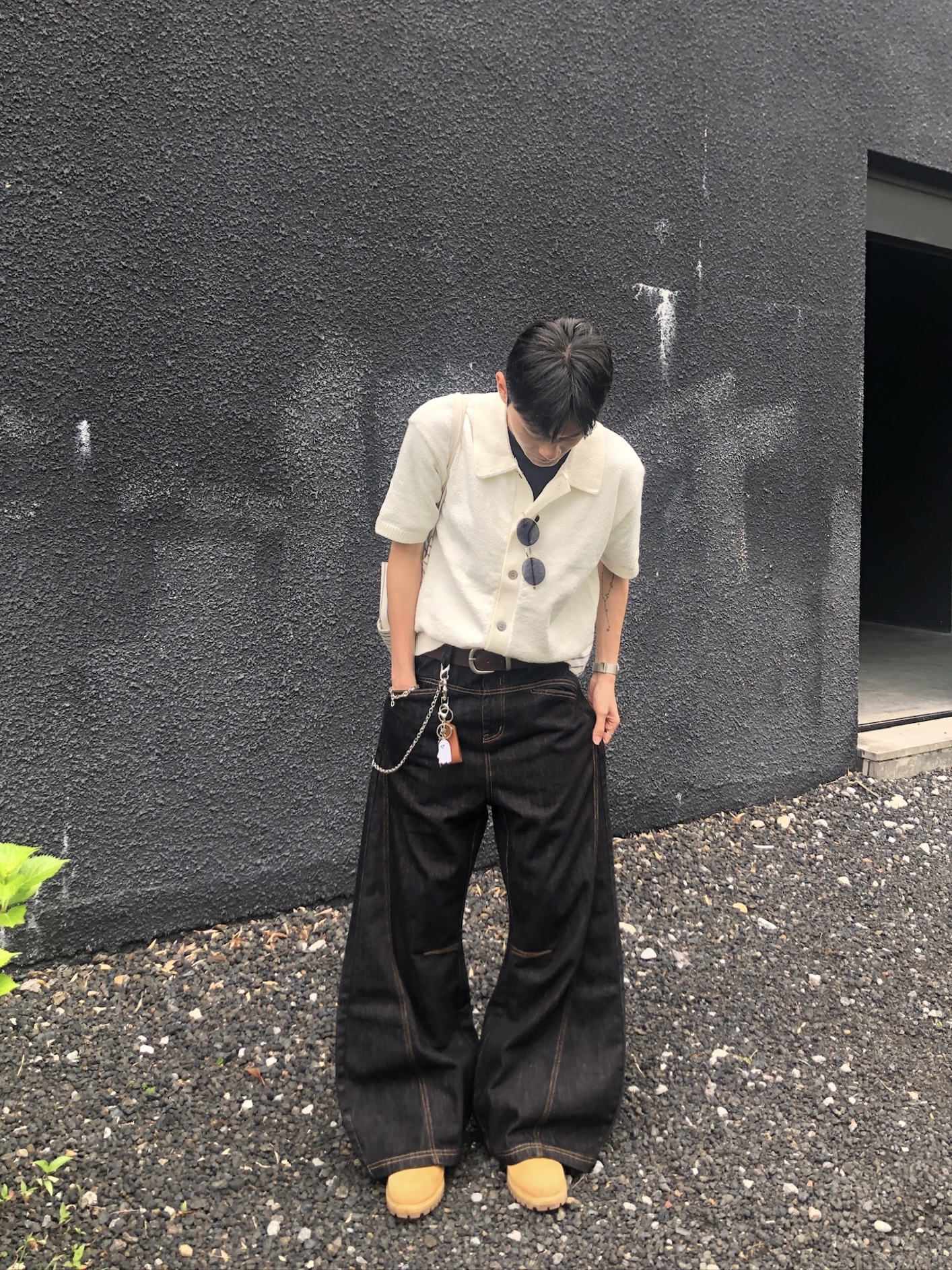 Clean Fit 特殊剪裁 輕薄丹寧 牛仔彎刀褲 - 1C11