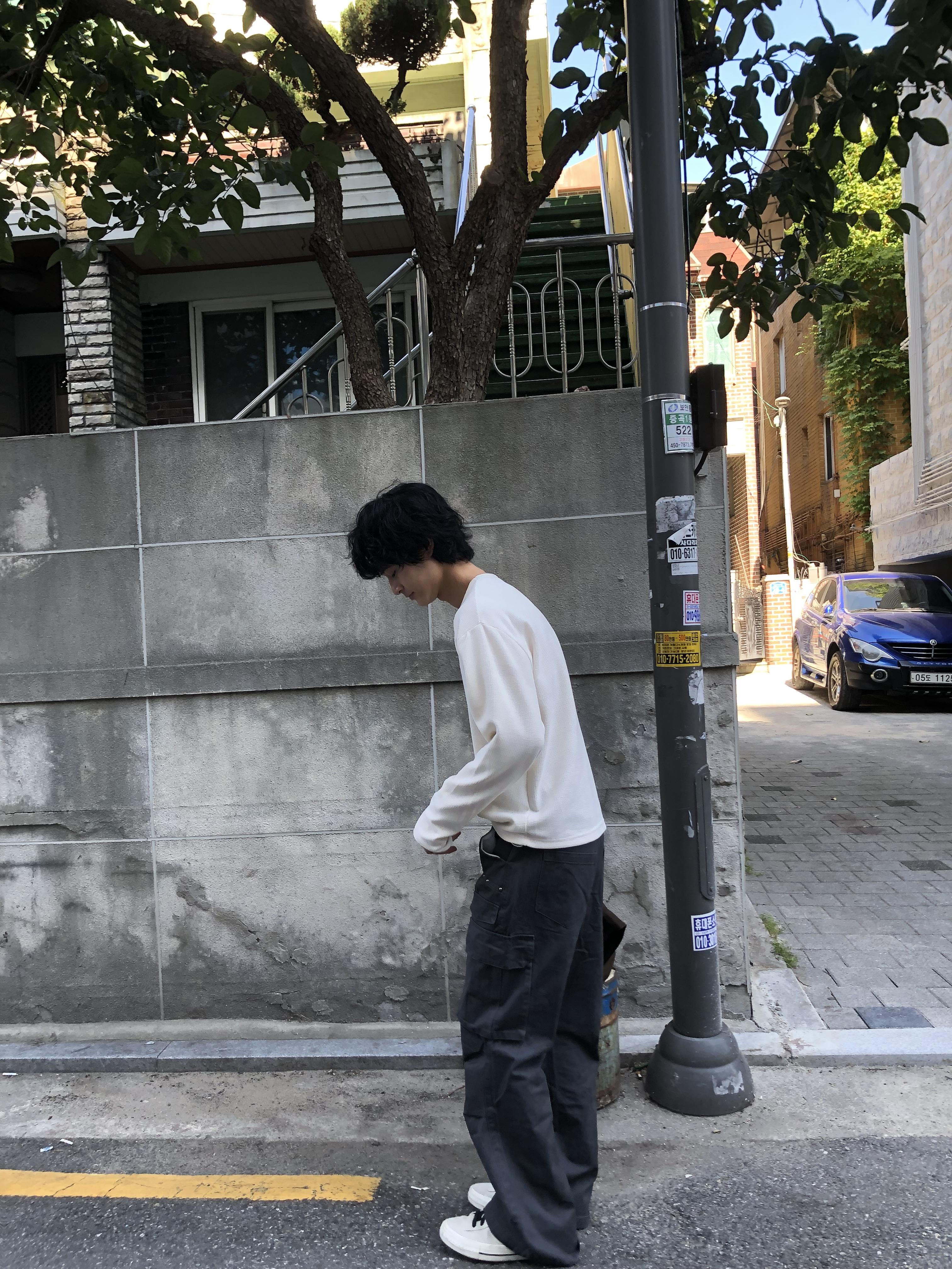 經典復古 口袋格紋 指套設計 短版長袖 - 3C7
