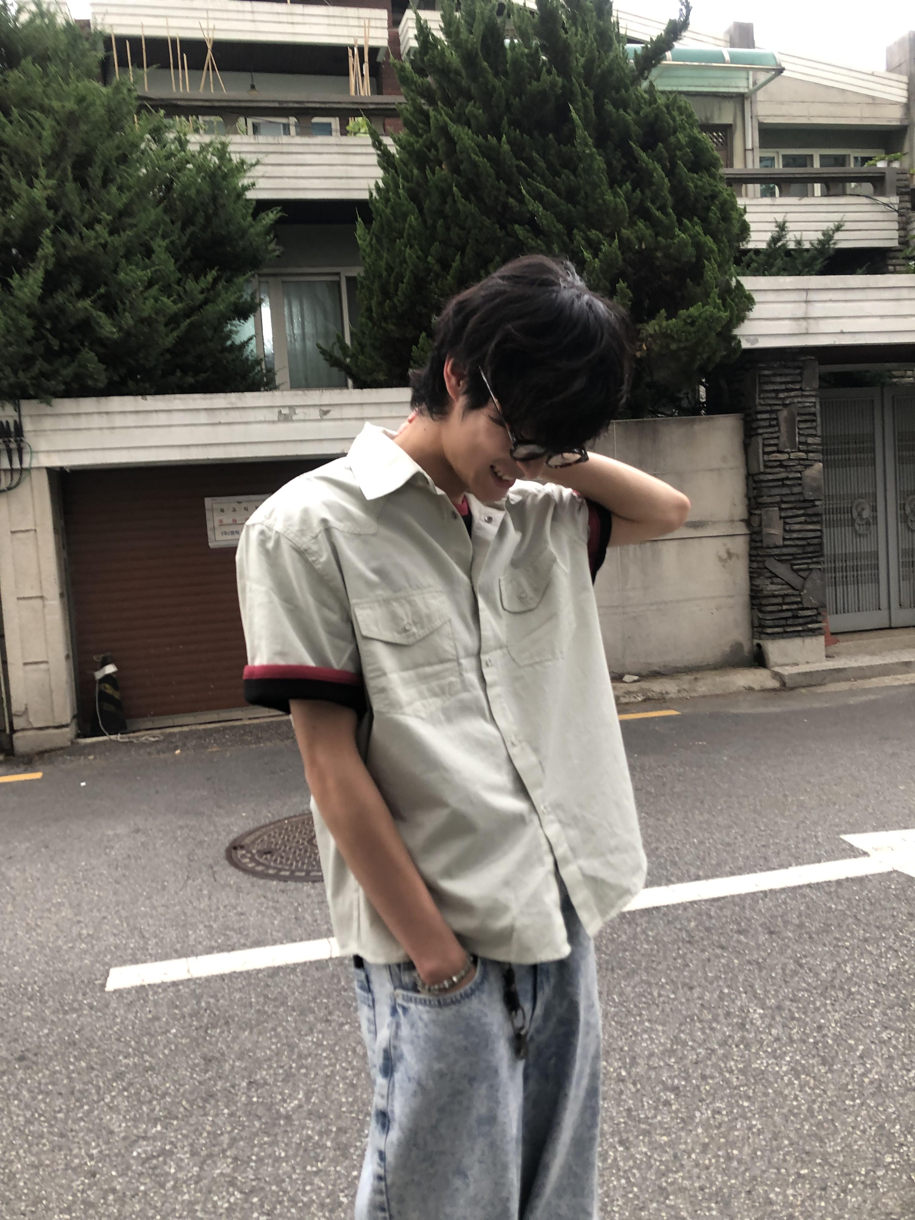韓系型男 俐落線條 薄款 短袖 襯衫 - 4C16