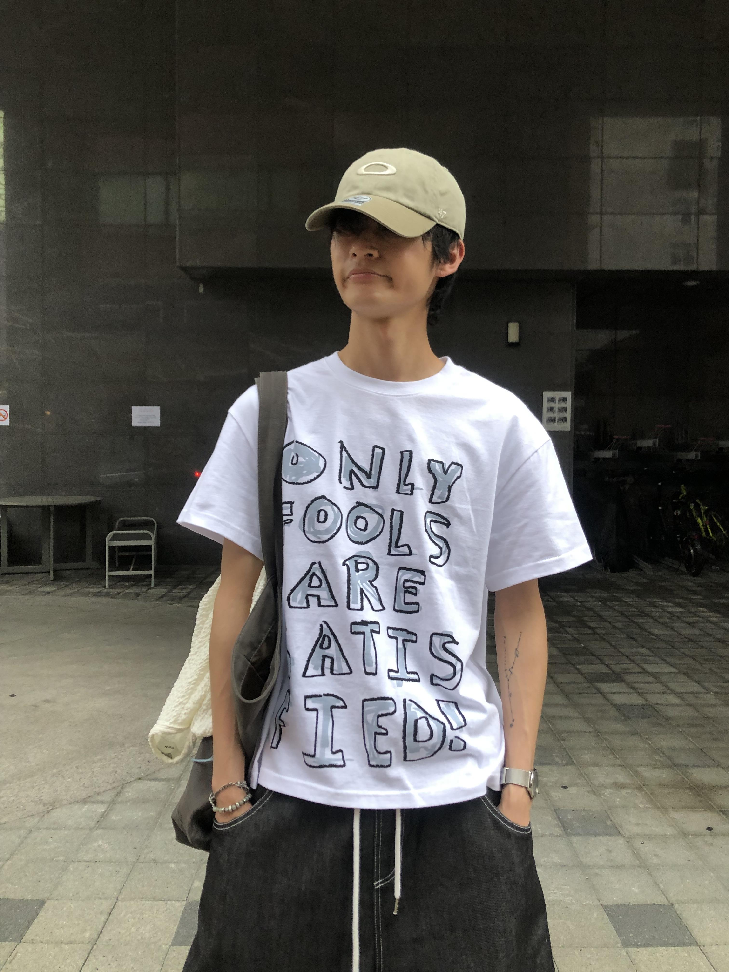 韓系可愛街頭 塗鴉印刷 短版上衣 - 2C2