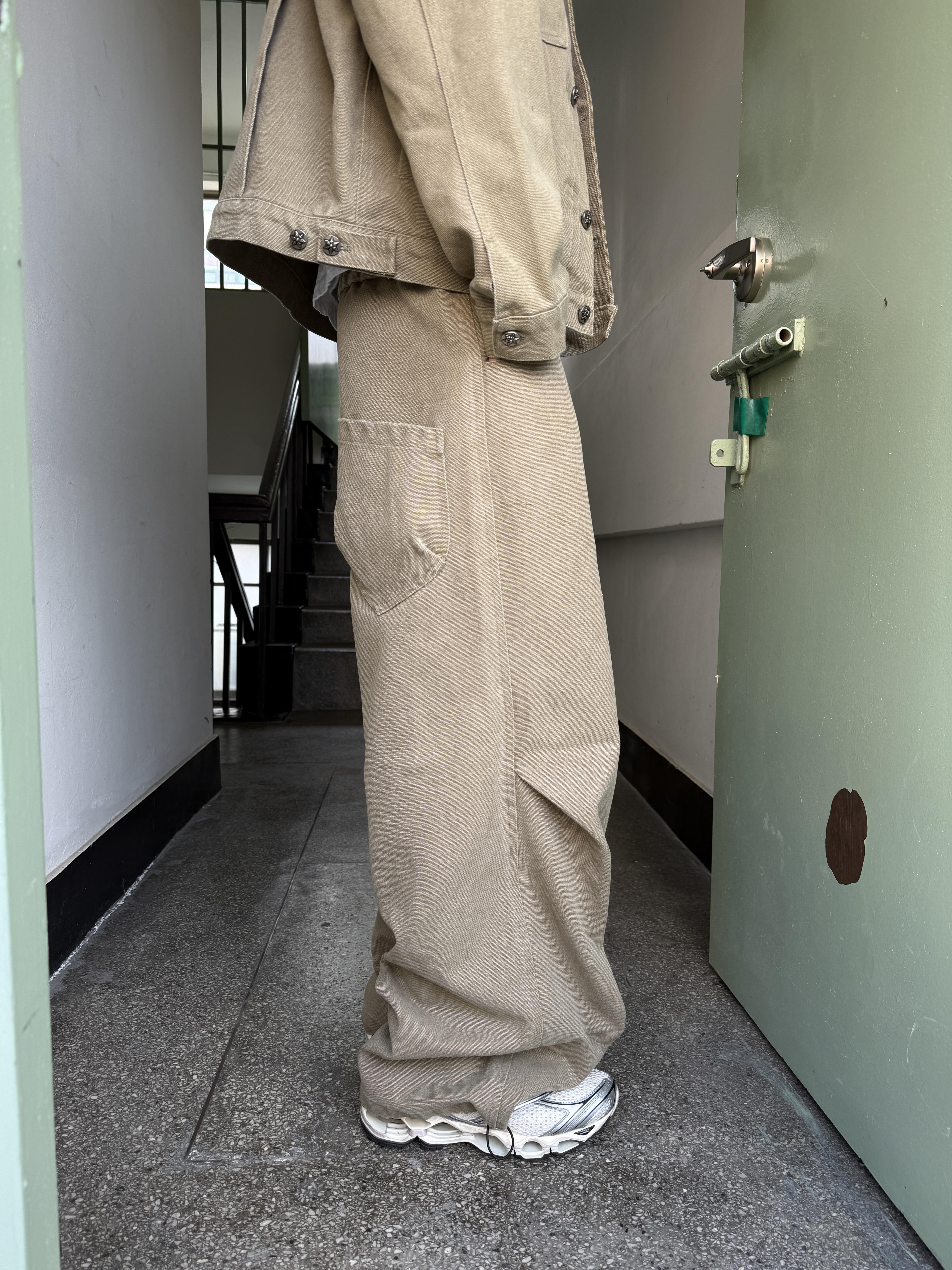 文藝鈕扣 降落傘抓皺 寬版 鬆緊帶 牛仔褲 (set-up) - 2C12