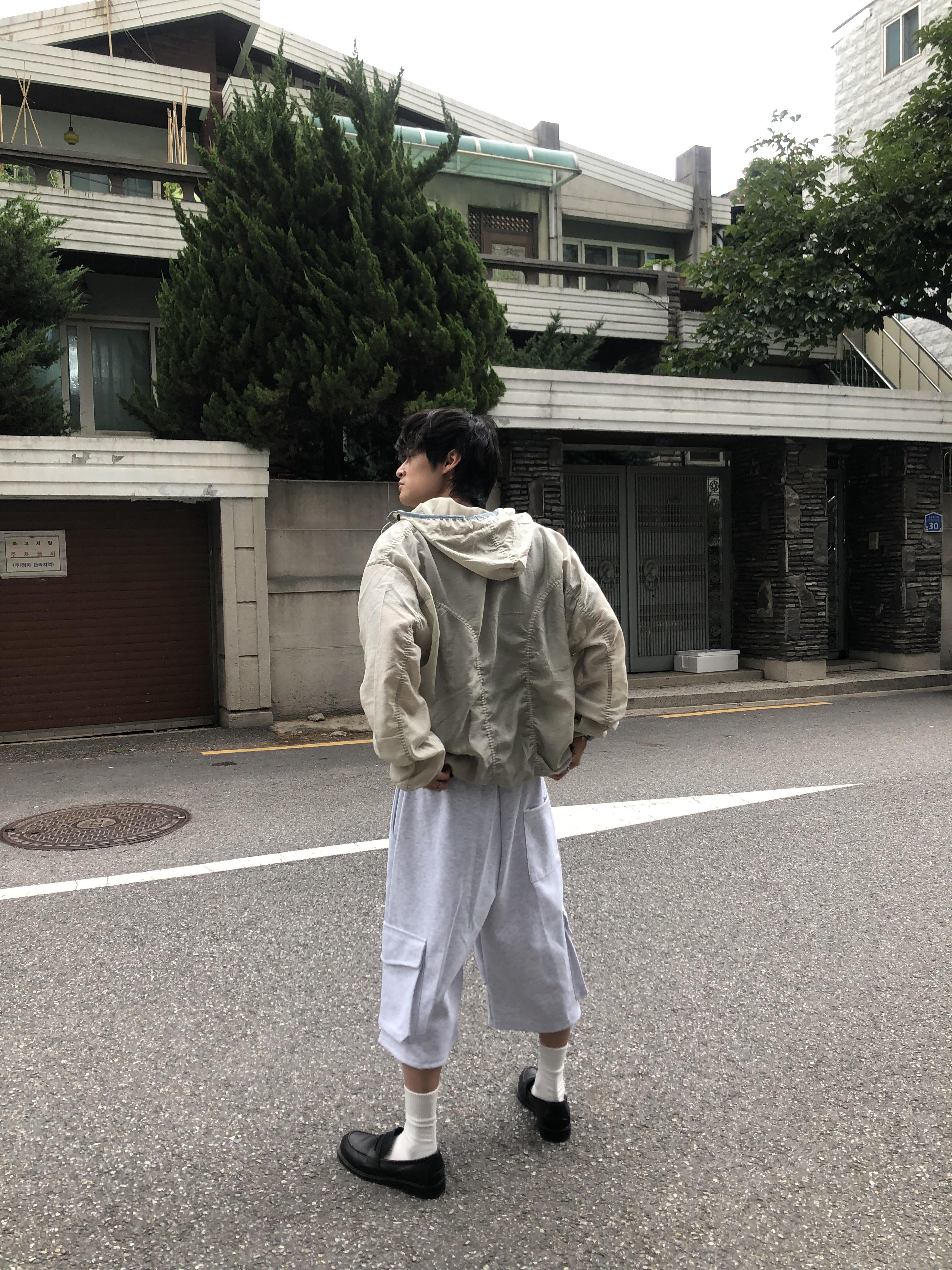 唯美配色 俐落曲線 抓皺設計 風衣外套 - 4C17