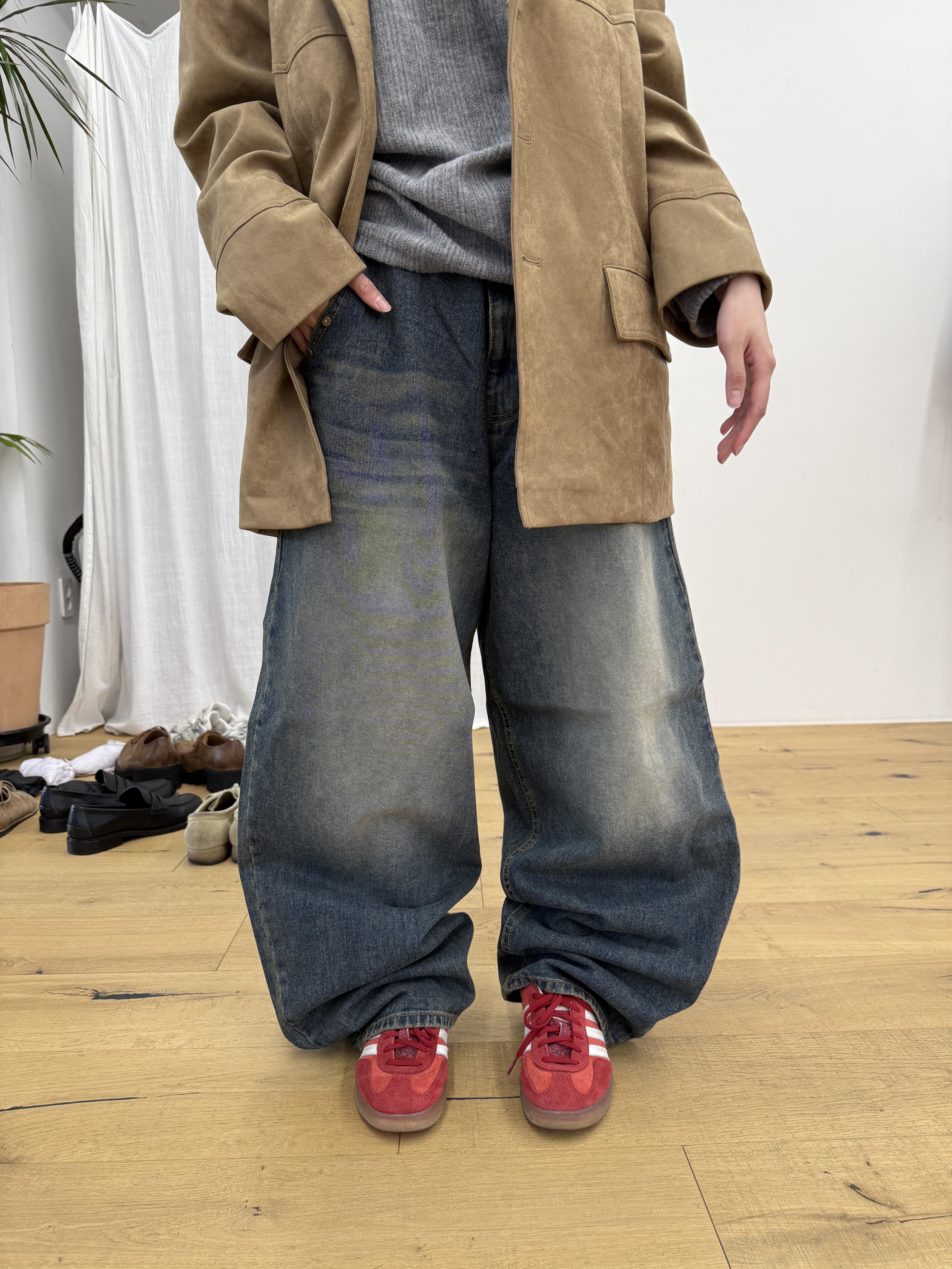 漸層水洗 鑲式卯釘 大口袋 牛仔寬褲 - 2C4