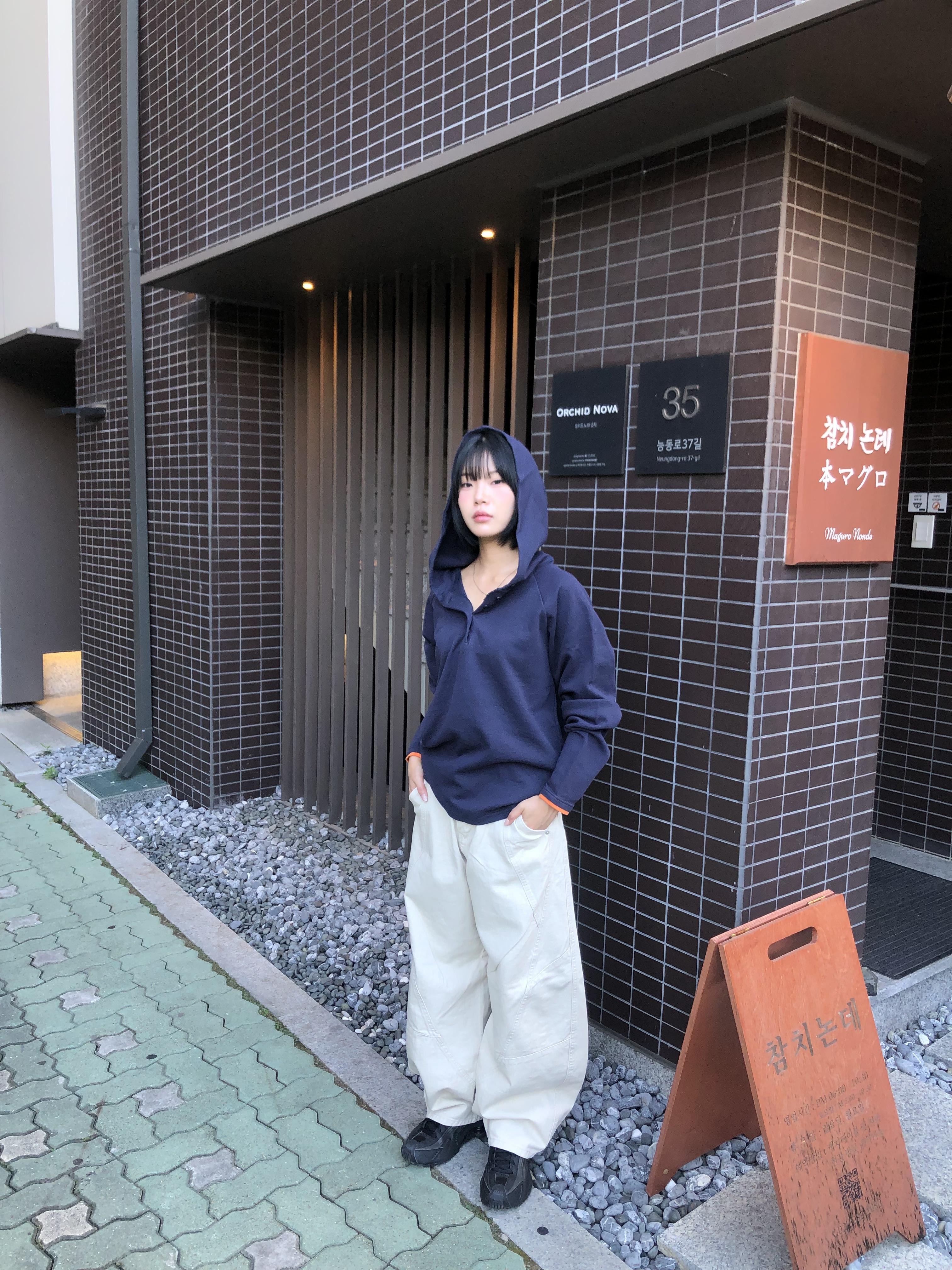 彎刀縫線 俐落版型 鬆緊帶 寬版 長褲 - 4C17