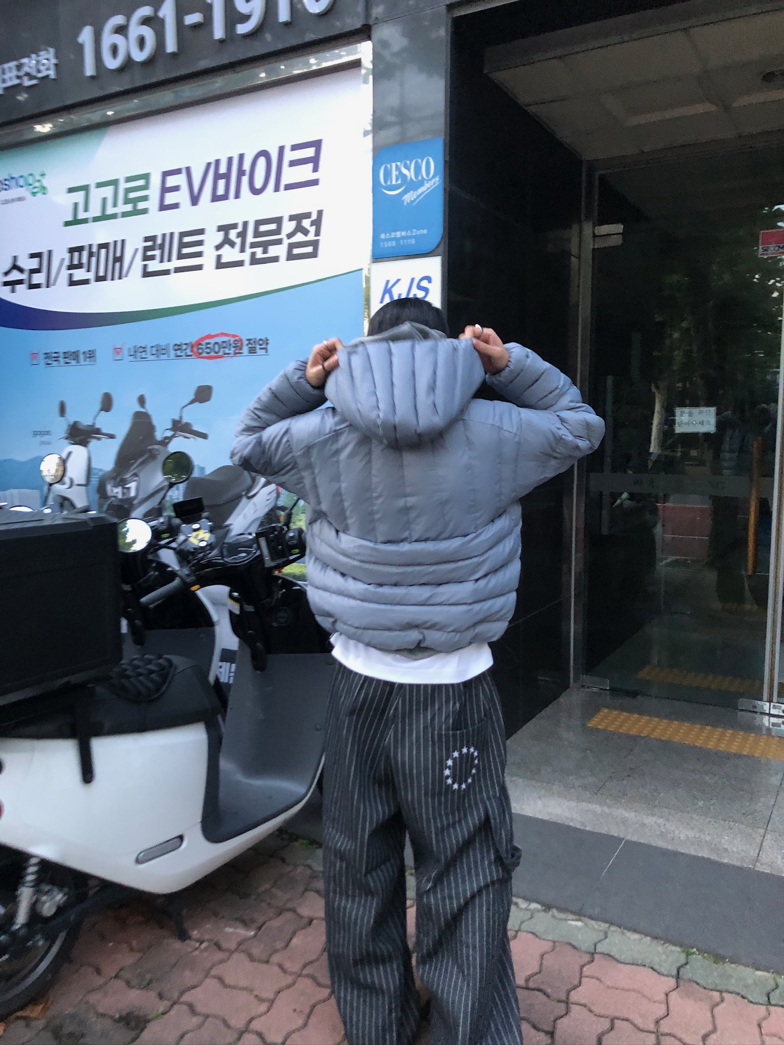 紐約型男 眾星刺繡 單層褶皺 條紋 牛仔寬褲 - 2C18