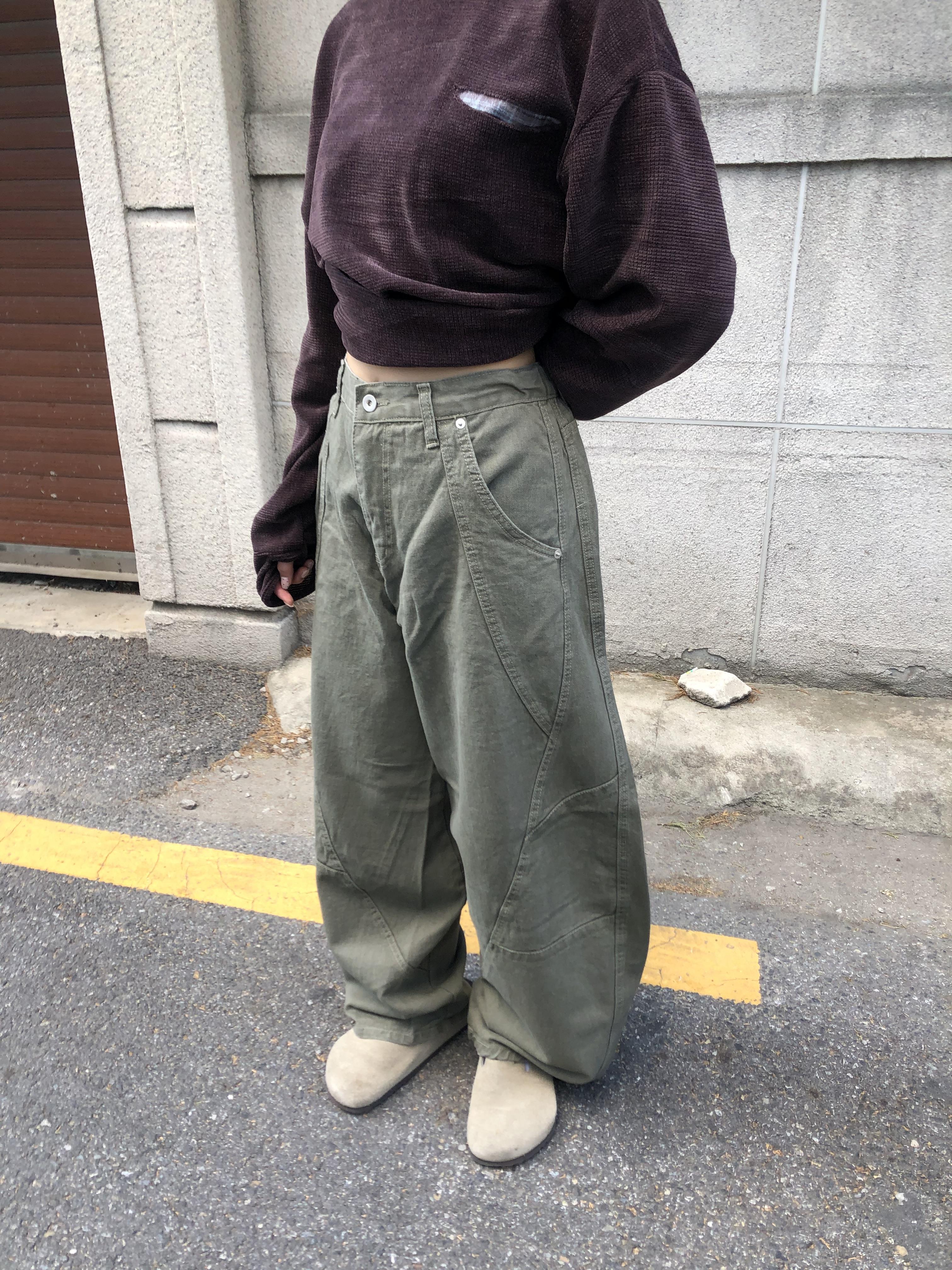 彎刀縫線 俐落版型 鬆緊帶 寬版 長褲 - 4C3