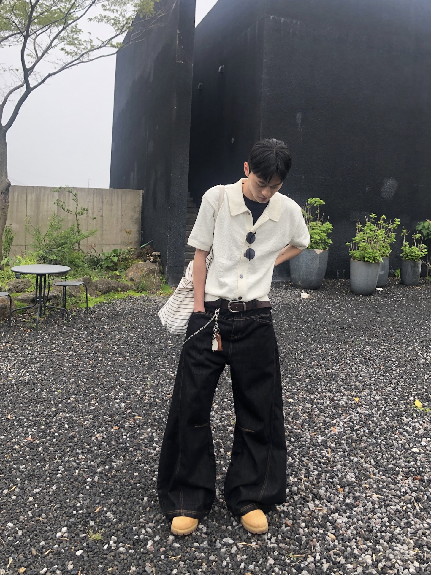 Clean Fit 特殊剪裁 輕薄丹寧 牛仔彎刀褲 - 1C14