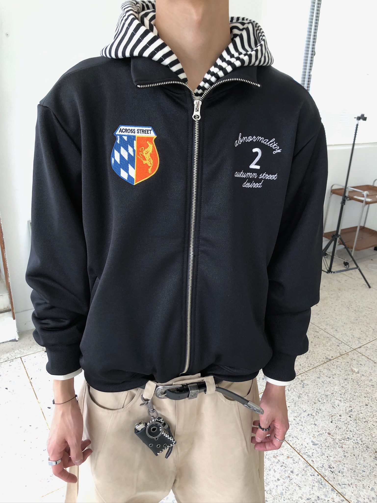 藝術殿堂 高級刺繡 運動街頭 短版 外套 - 3C17