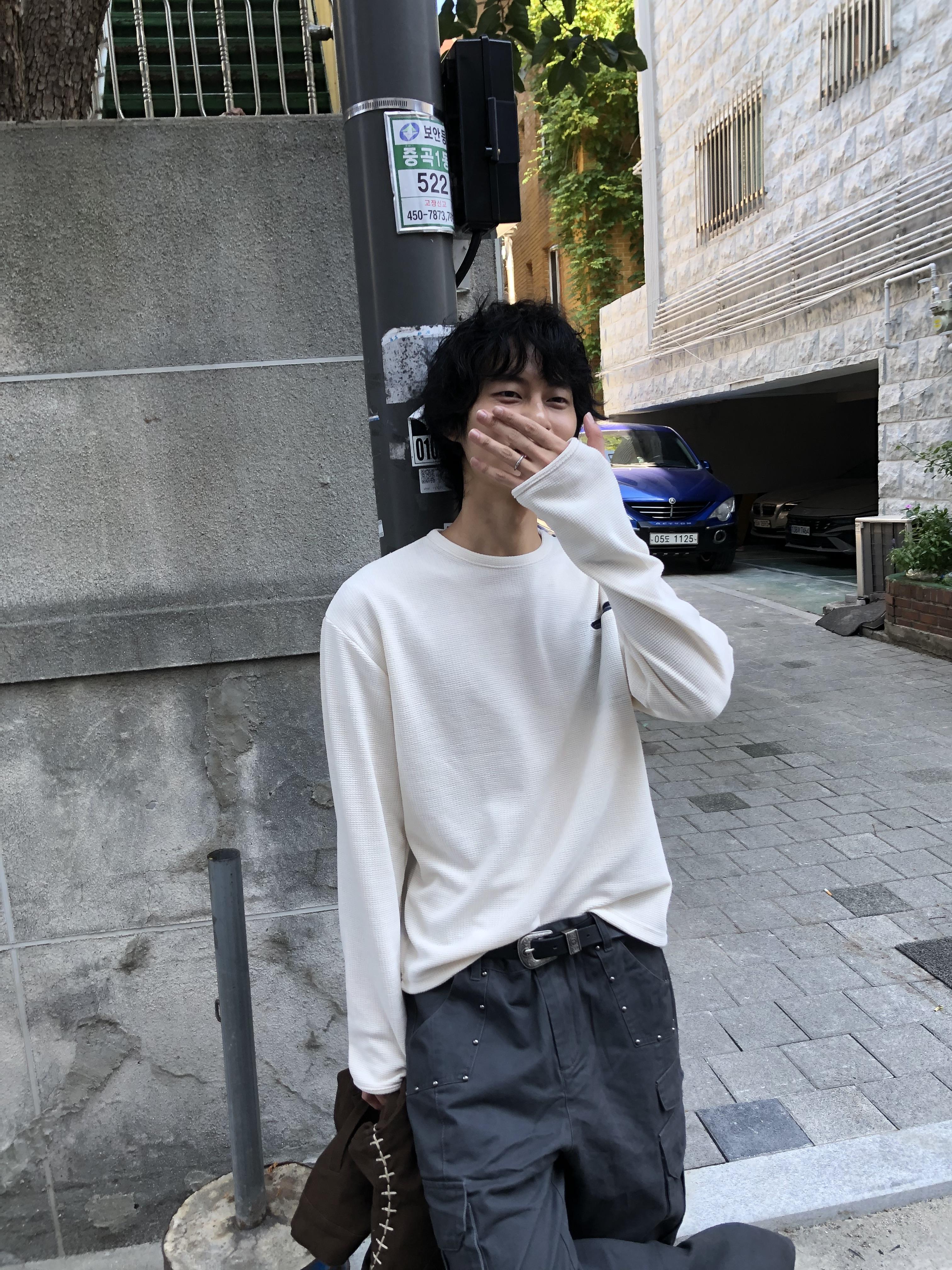 經典復古 口袋格紋 指套設計 短版長袖 - 3C10