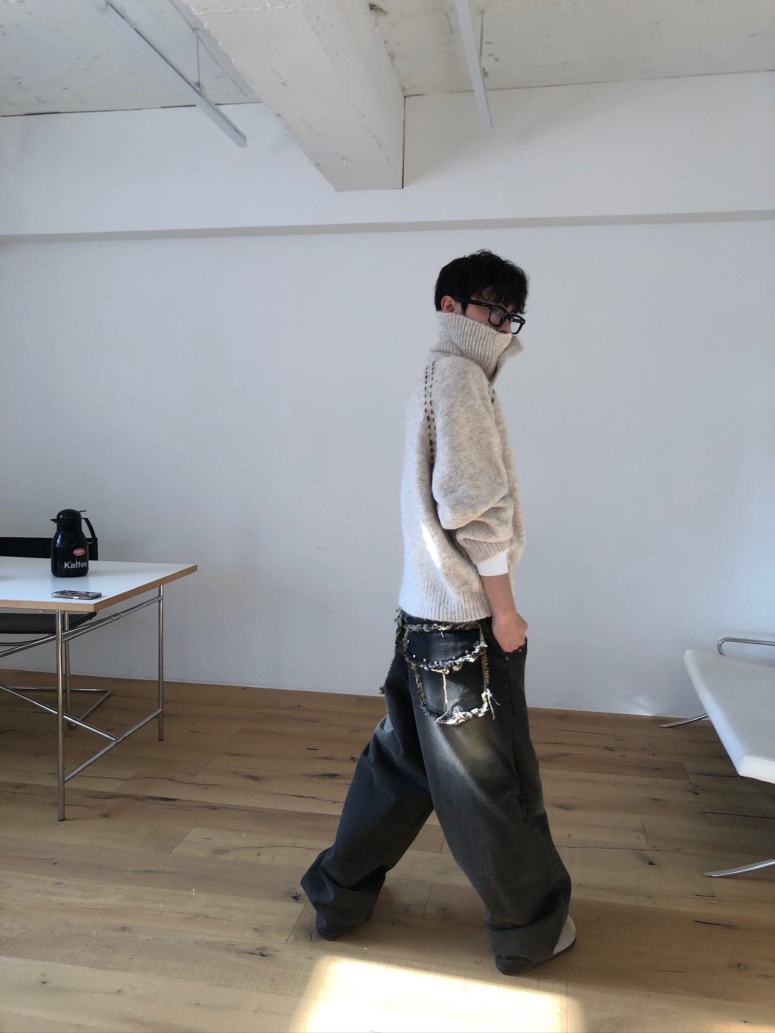 漸層水洗 鑲式卯釘 大口袋 牛仔寬褲 - 2C18