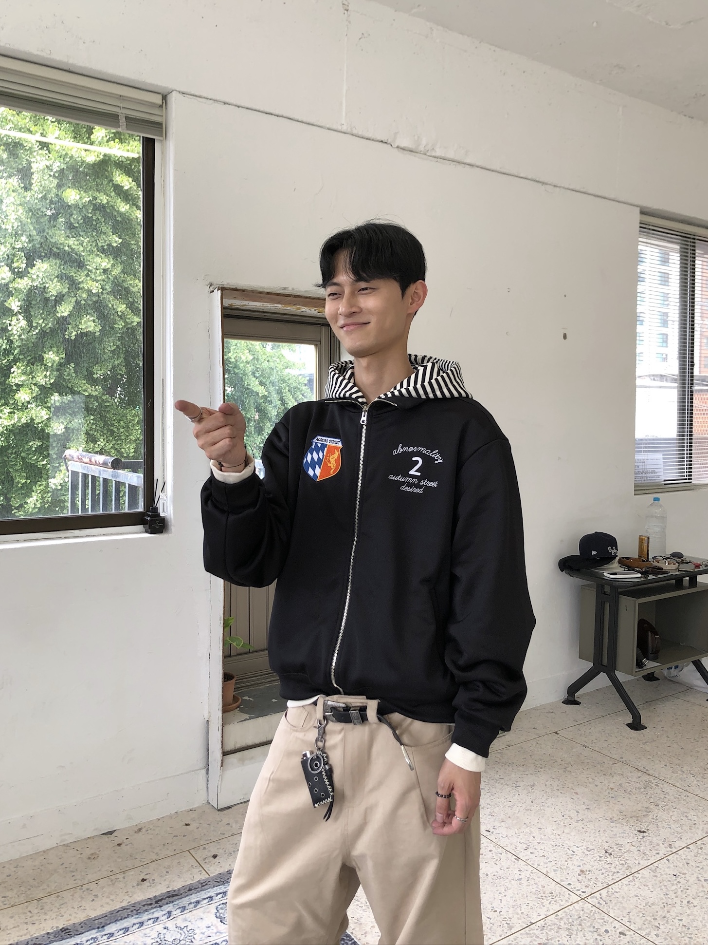 藝術殿堂 高級刺繡 運動街頭 短版 外套 - 3C5