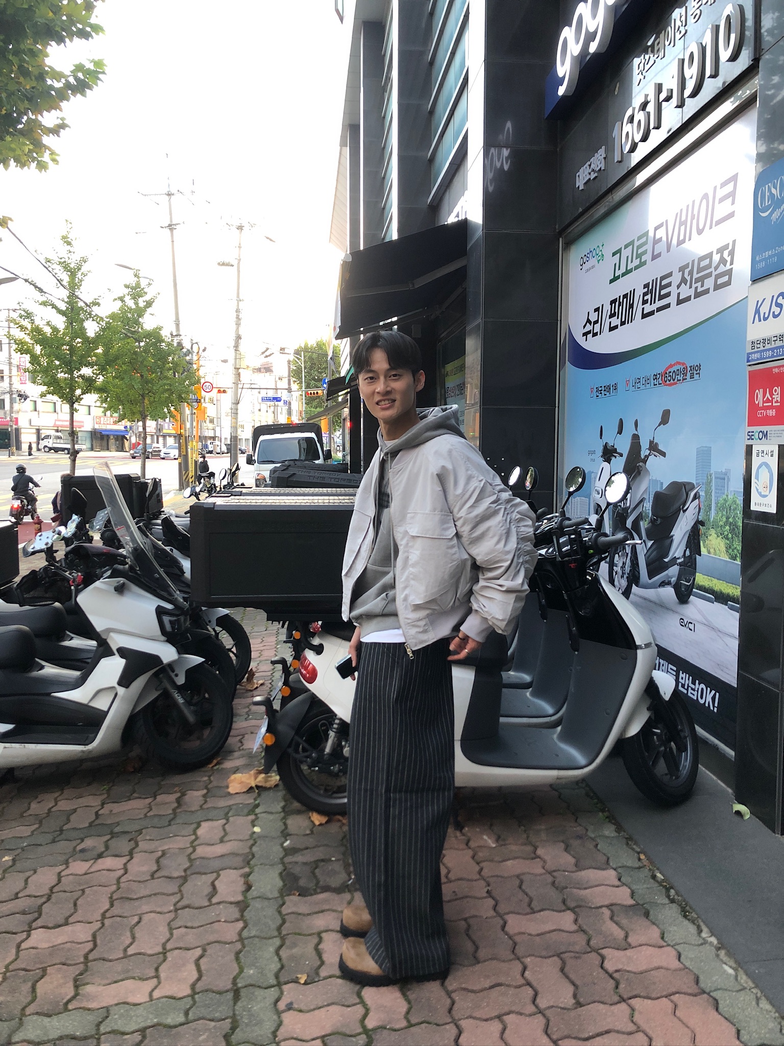 紐約型男 眾星刺繡 單層褶皺 條紋 牛仔寬褲 - 2C7