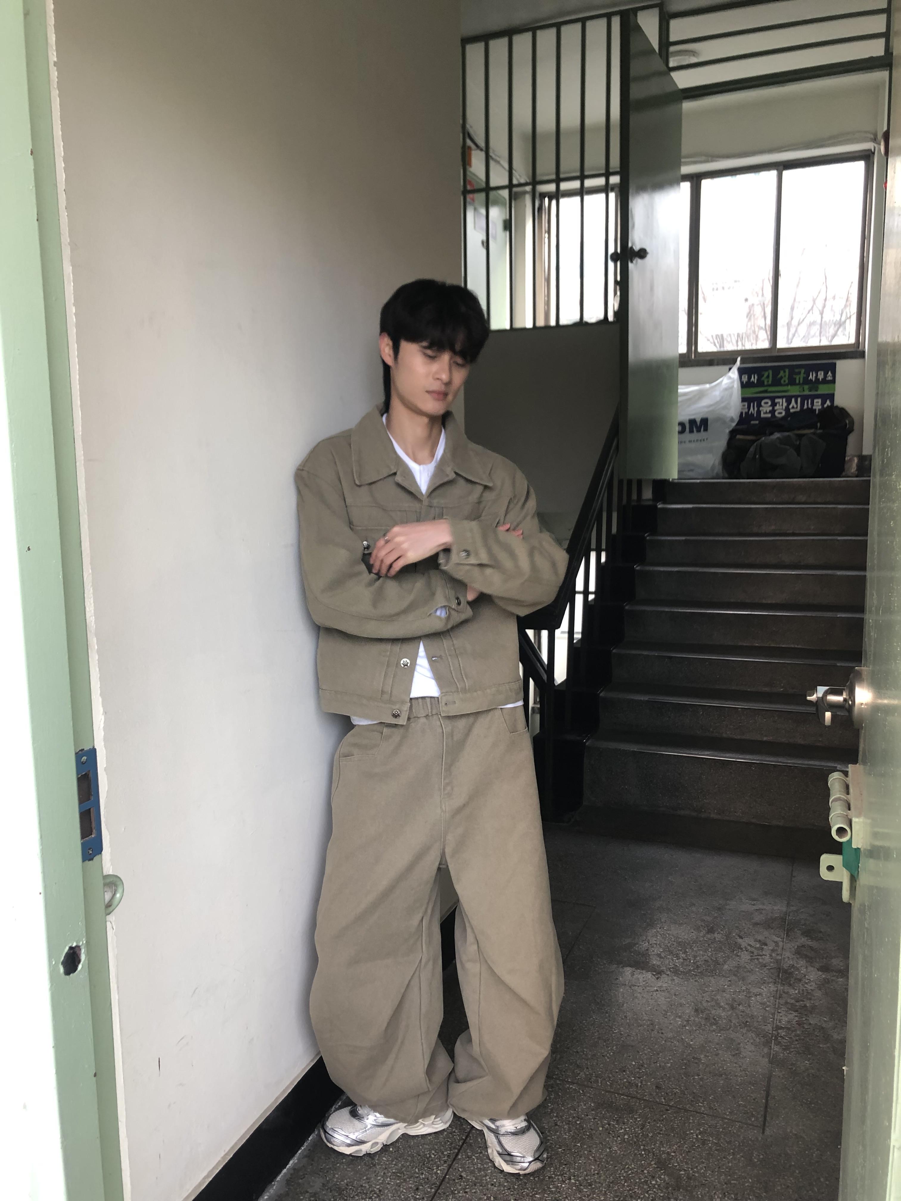 文藝鈕扣 降落傘抓皺 寬版 鬆緊帶 牛仔褲 (set-up) - 2C4