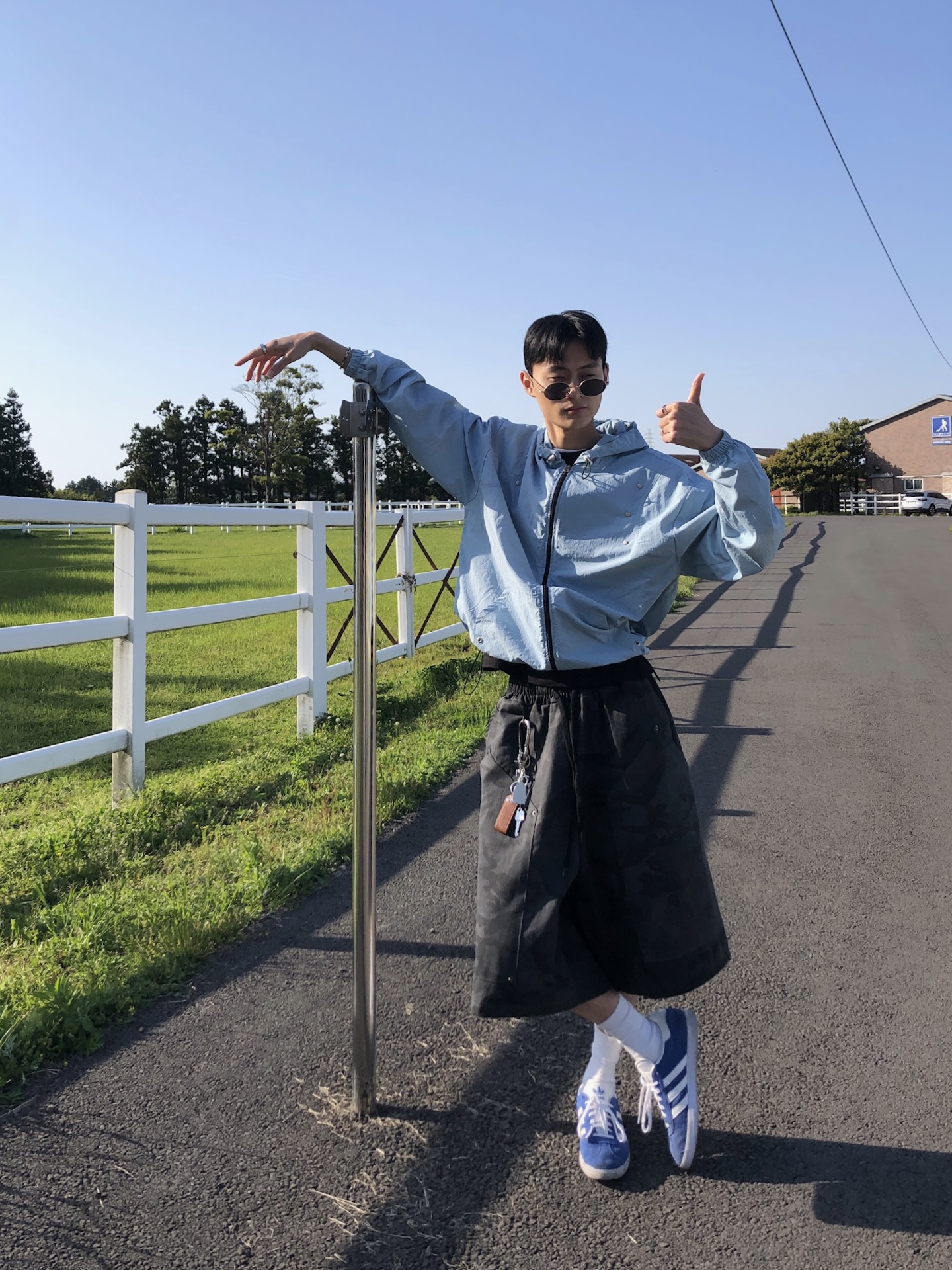 現代街頭 弧形卯釘 夏季風衣 連帽外套 - 3C19