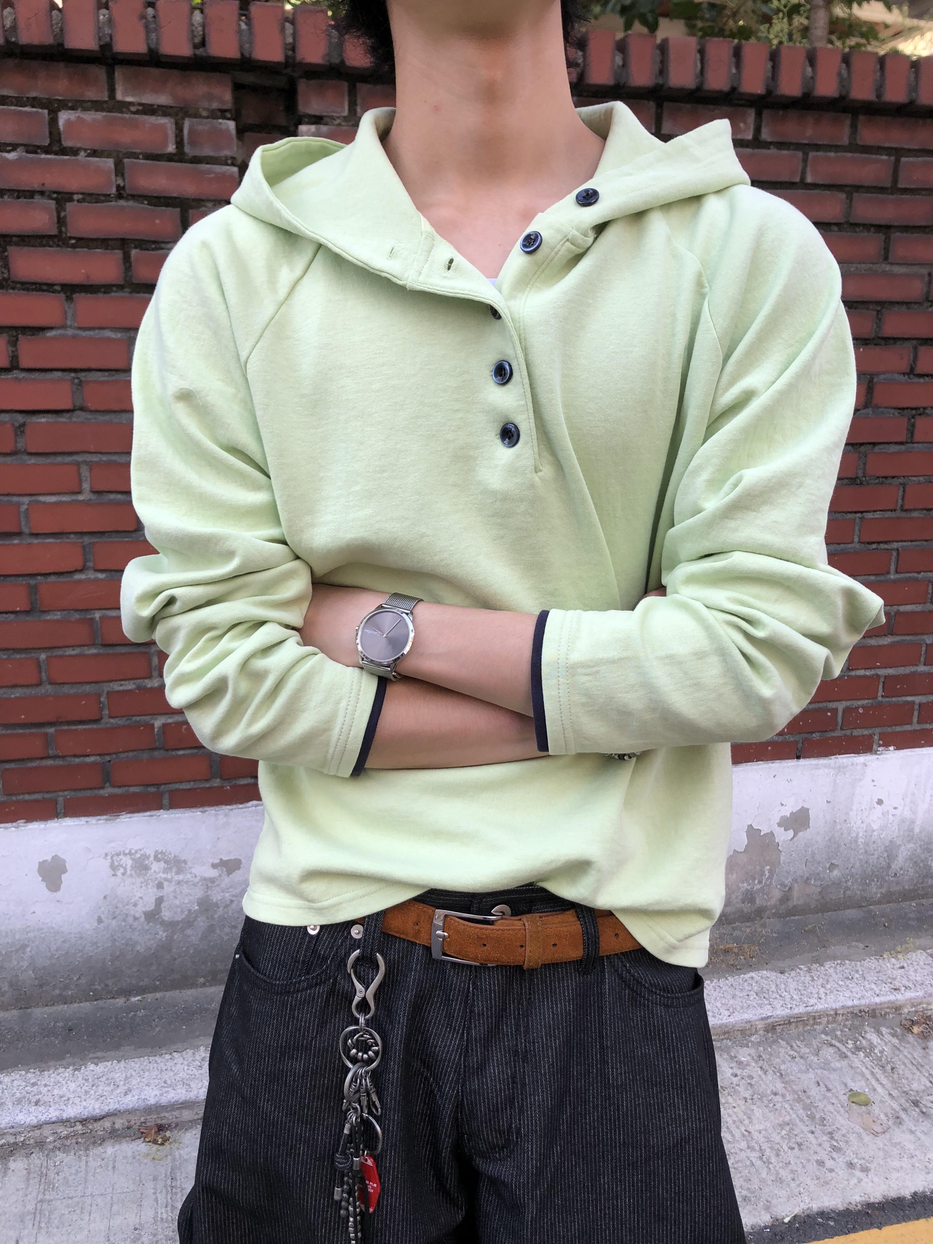 多巴安配色 休閒經典 鈕扣設計 長袖 帽T - 2C7