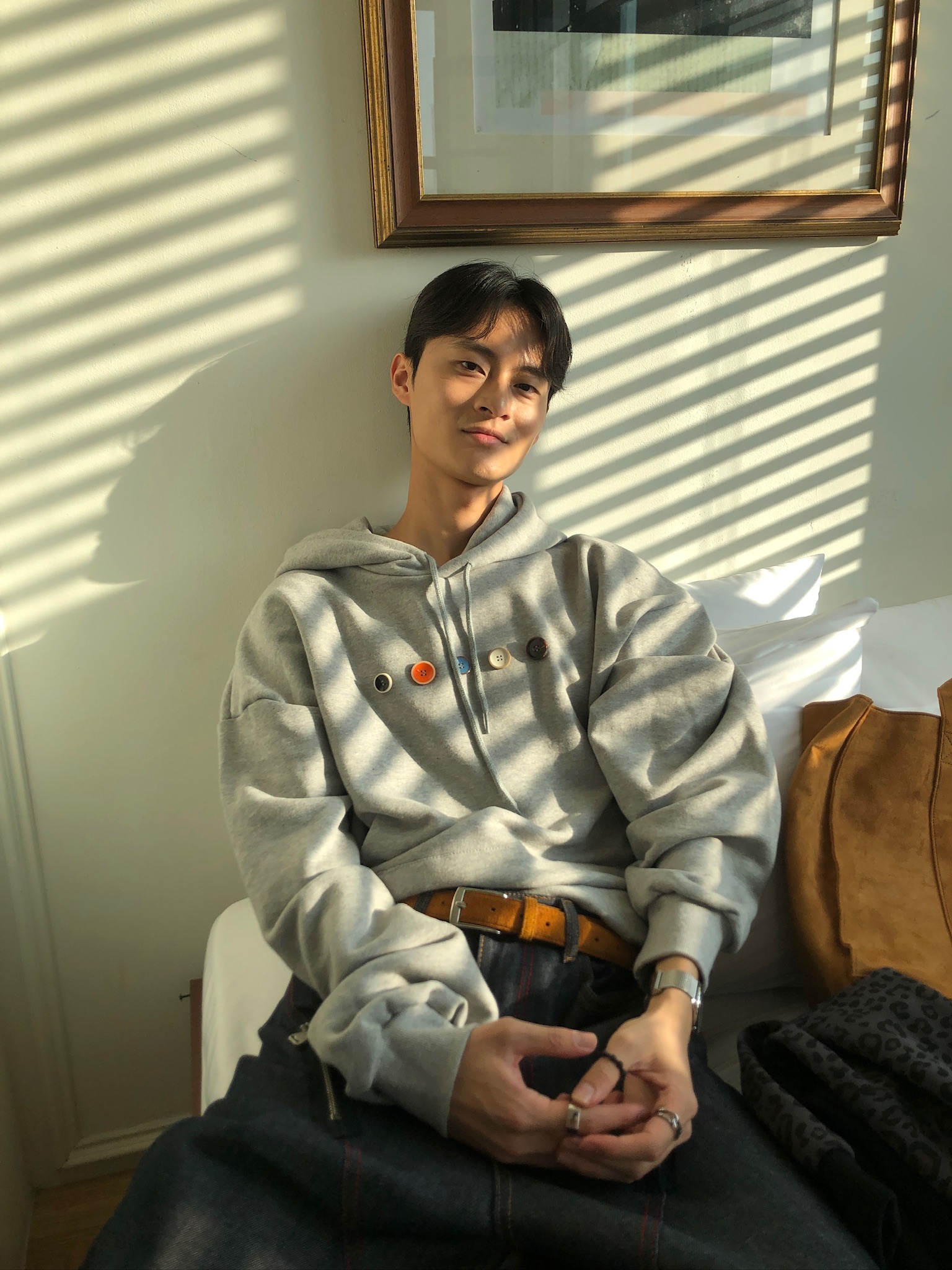 街頭鬆弛 多色鈕扣 寬版 帽T 長袖 - 3C1