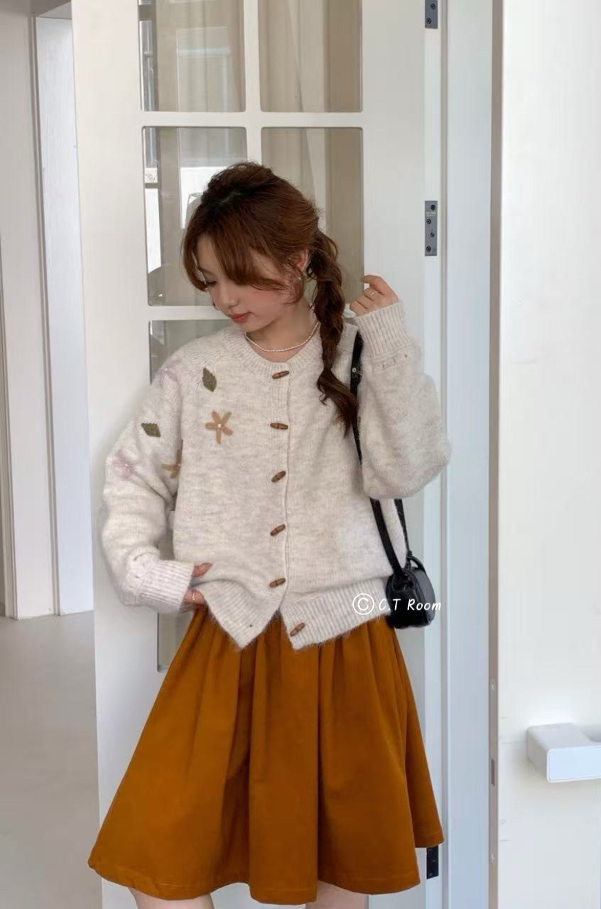 牛角釦手工刺繡花毛衣