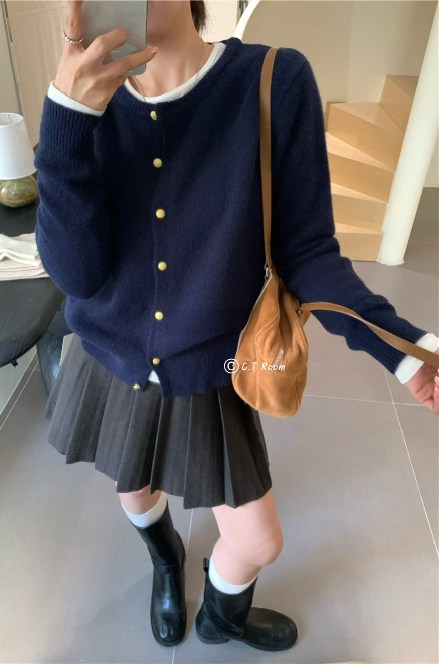 簡約氣質金釦毛衣