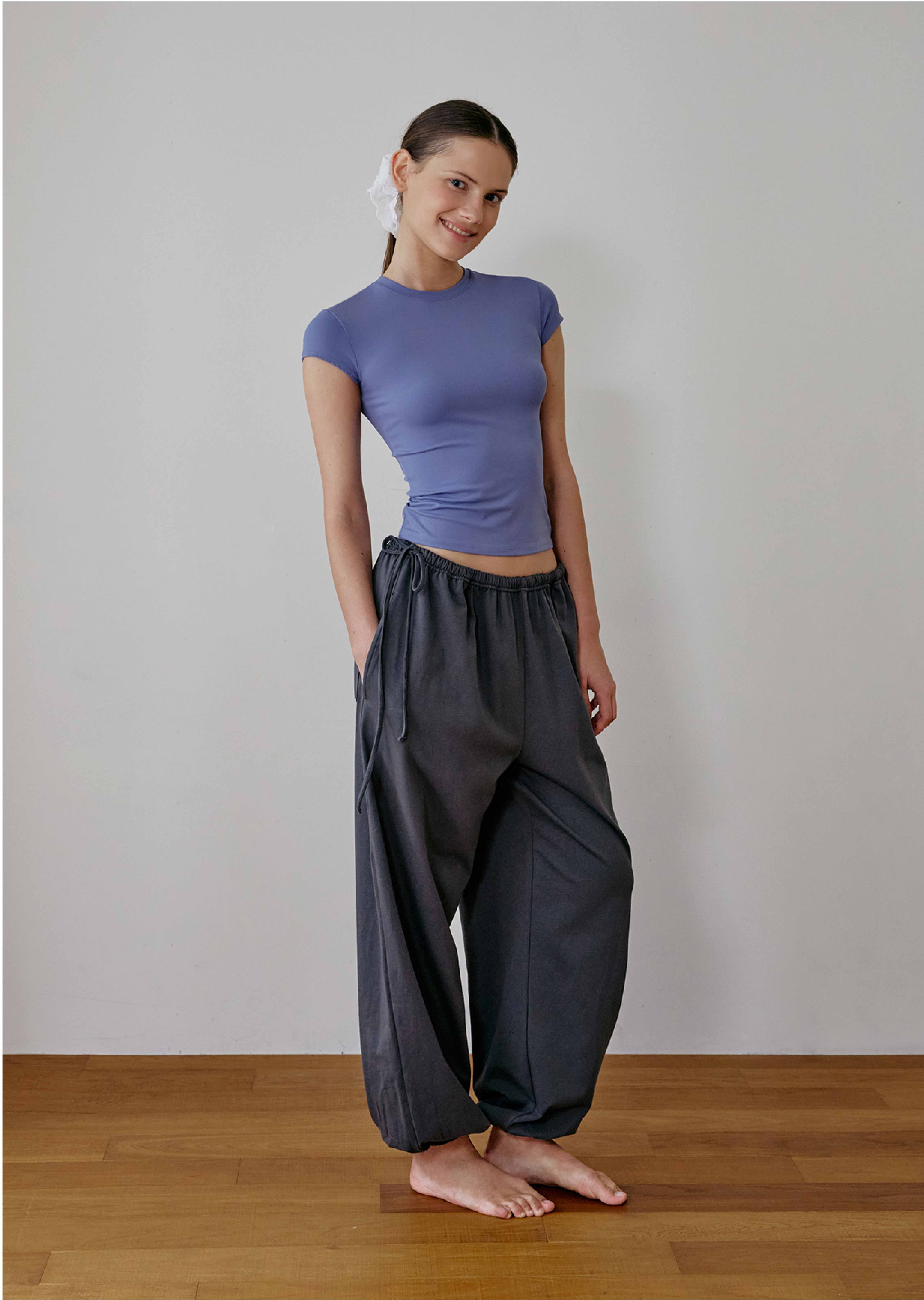 Conchwear 抽繩造型束腳寬褲 木炭灰 CON134CHC3