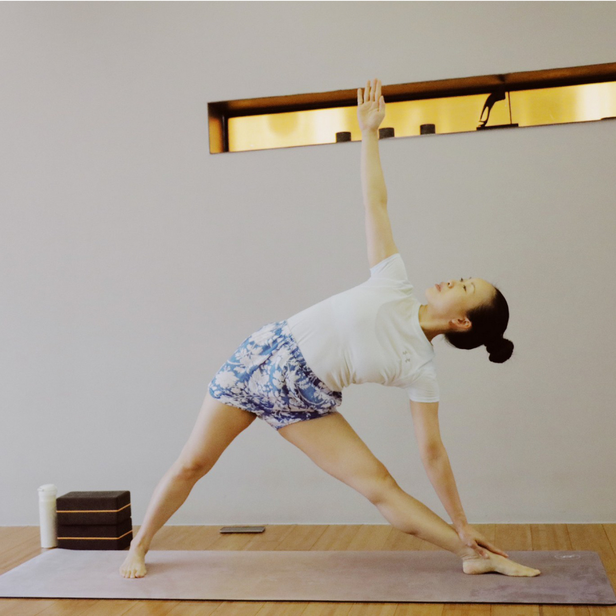 Yoga with Ashley (資深瑜珈老師)：Reckless Red 瑜珈墊 | 濕止滑效果優異