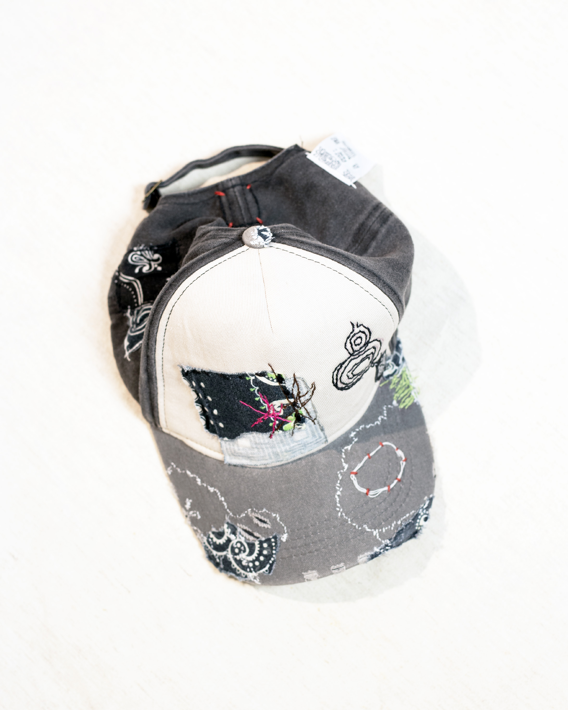 Fragments Caps – UNTITLED / 001 - Handcrafted · 1/16