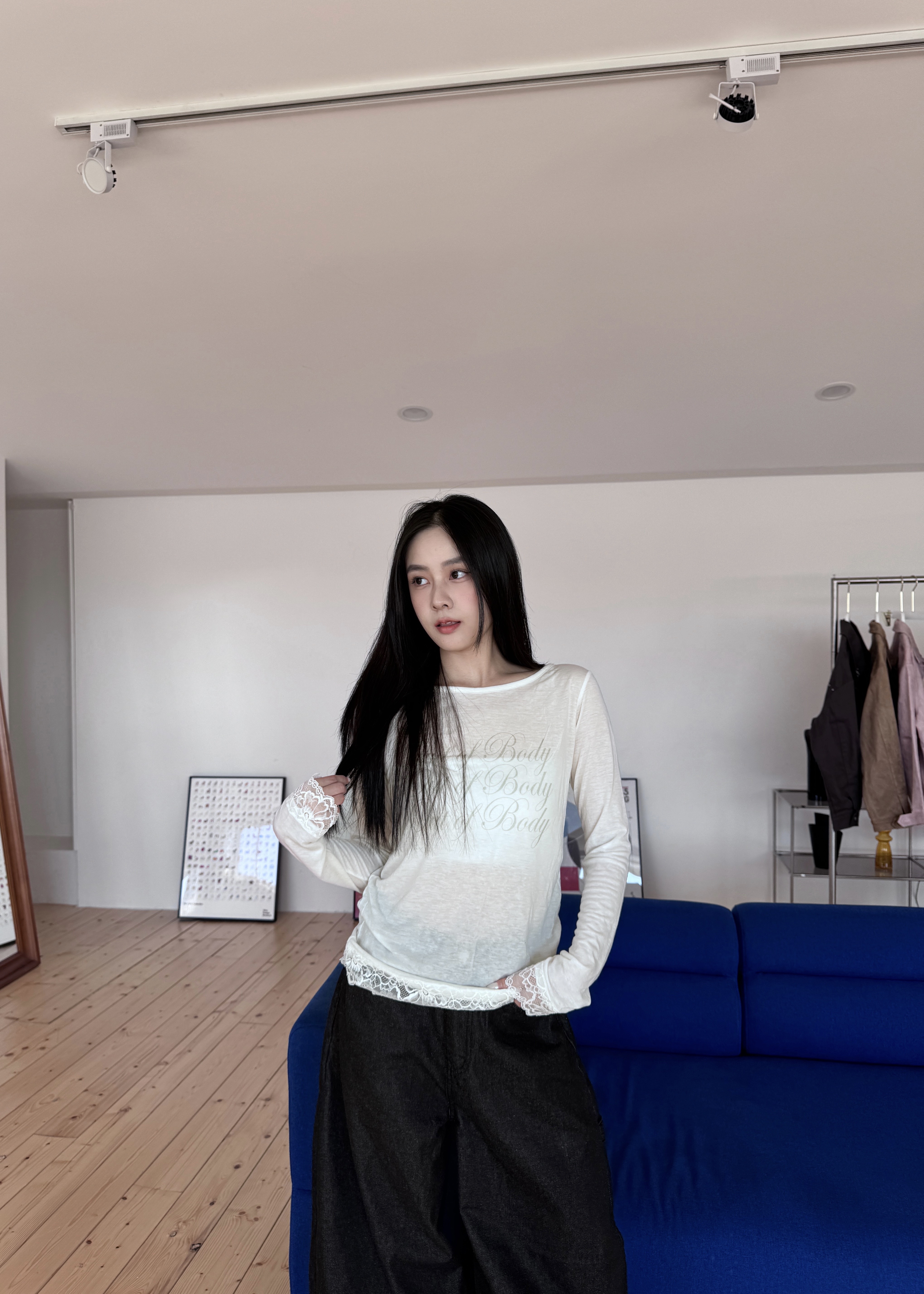 奧菈蕾絲輕柔羊毛透膚上衣