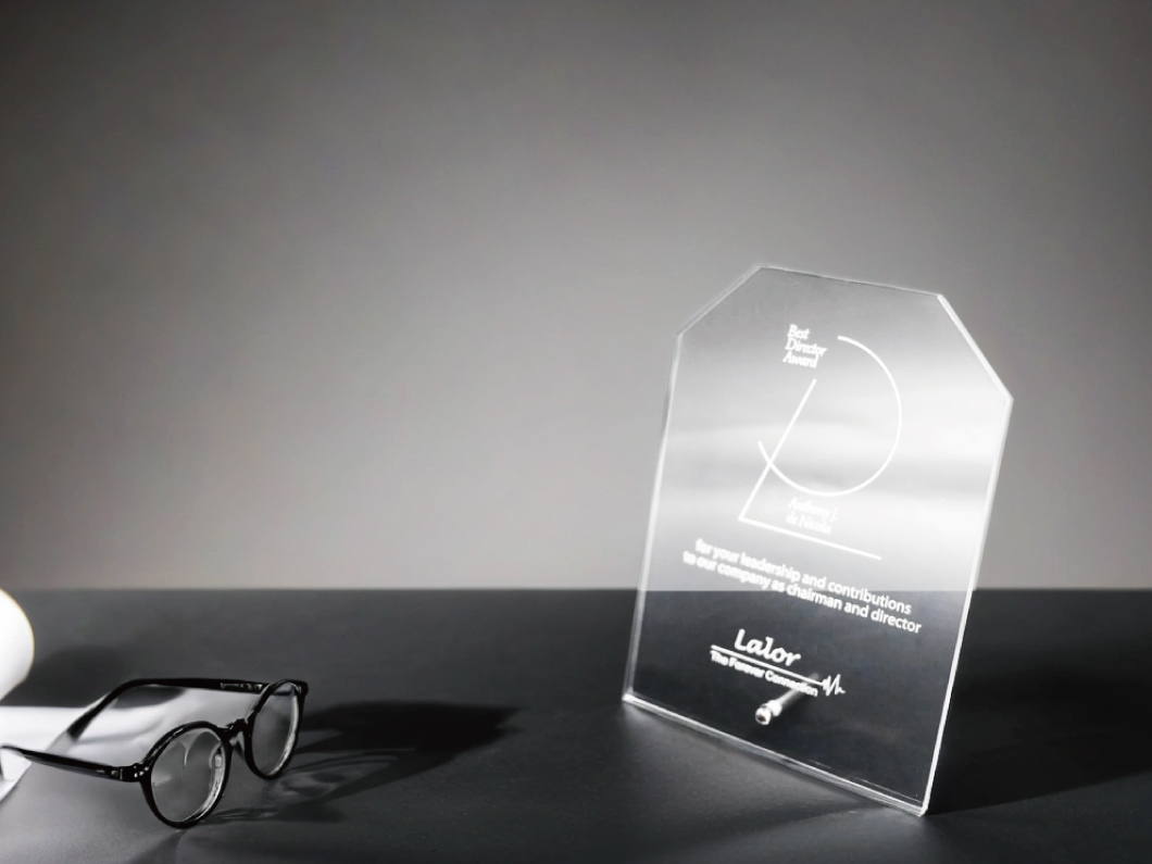 壓克力獎牌_幾何立式_商品介紹2.jpg 胖米好印 客製化 ∣ 壓克力獎牌/獎座 ∣ 經濟型 ∣ 幾何立式獎牌 圖2