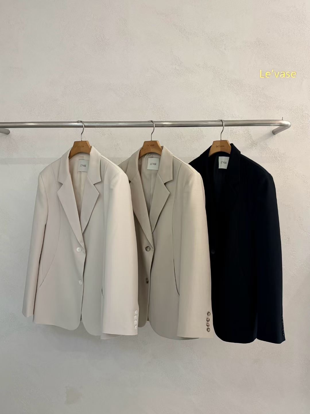 B07 細節腰身線條西裝外套2