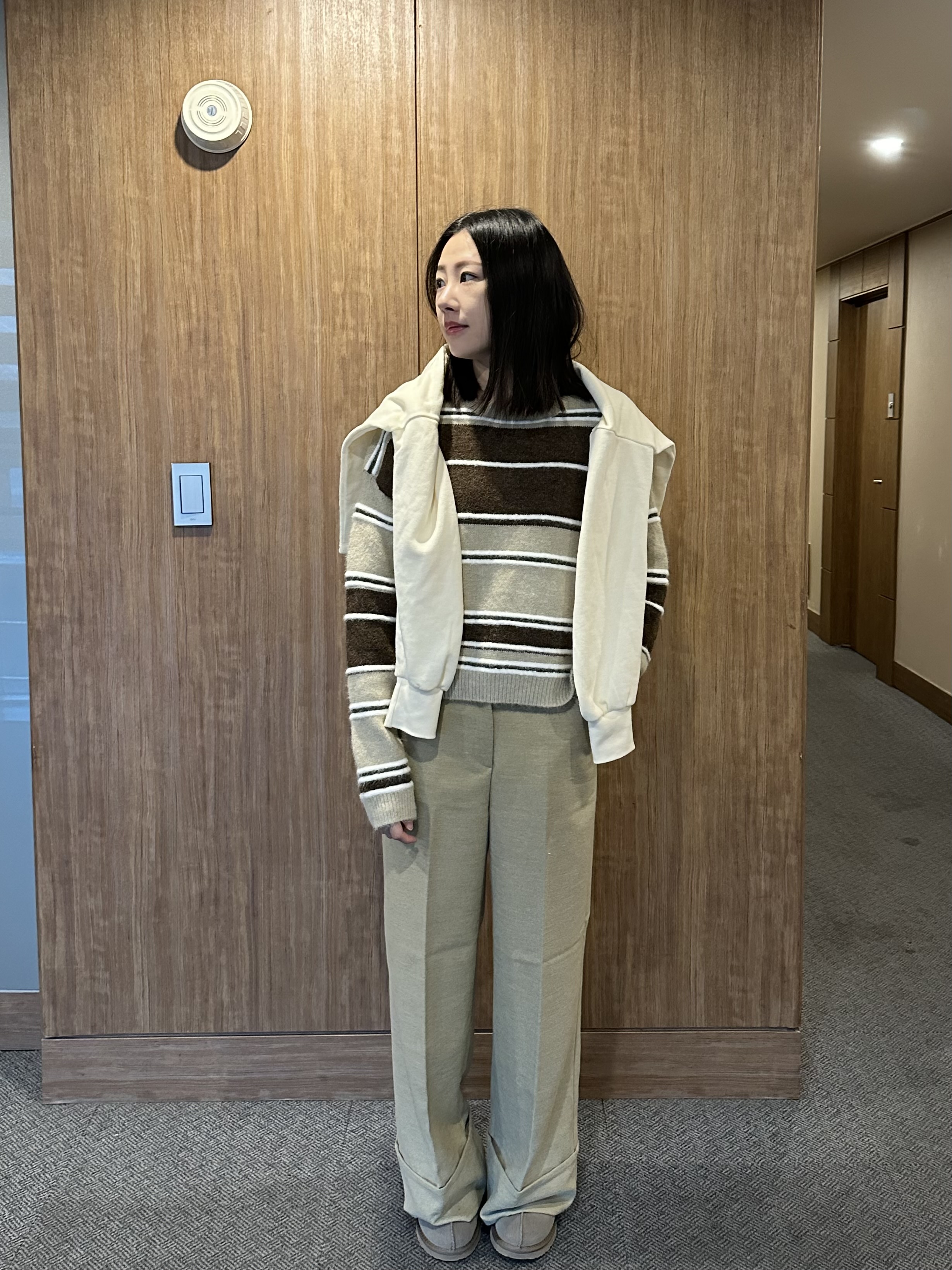 KR19 立體條紋針織上衣