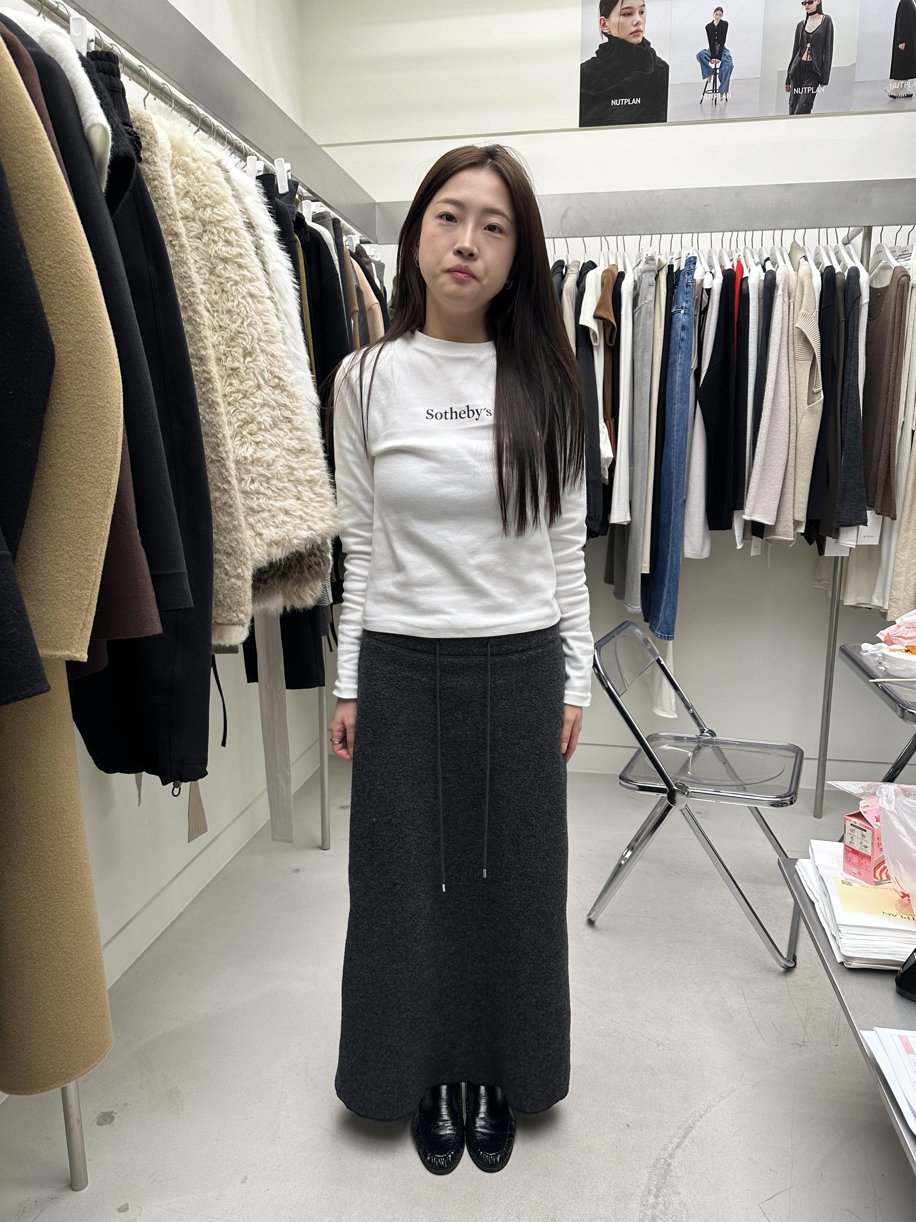 KR18 英文字母圓領襯肩棉T2