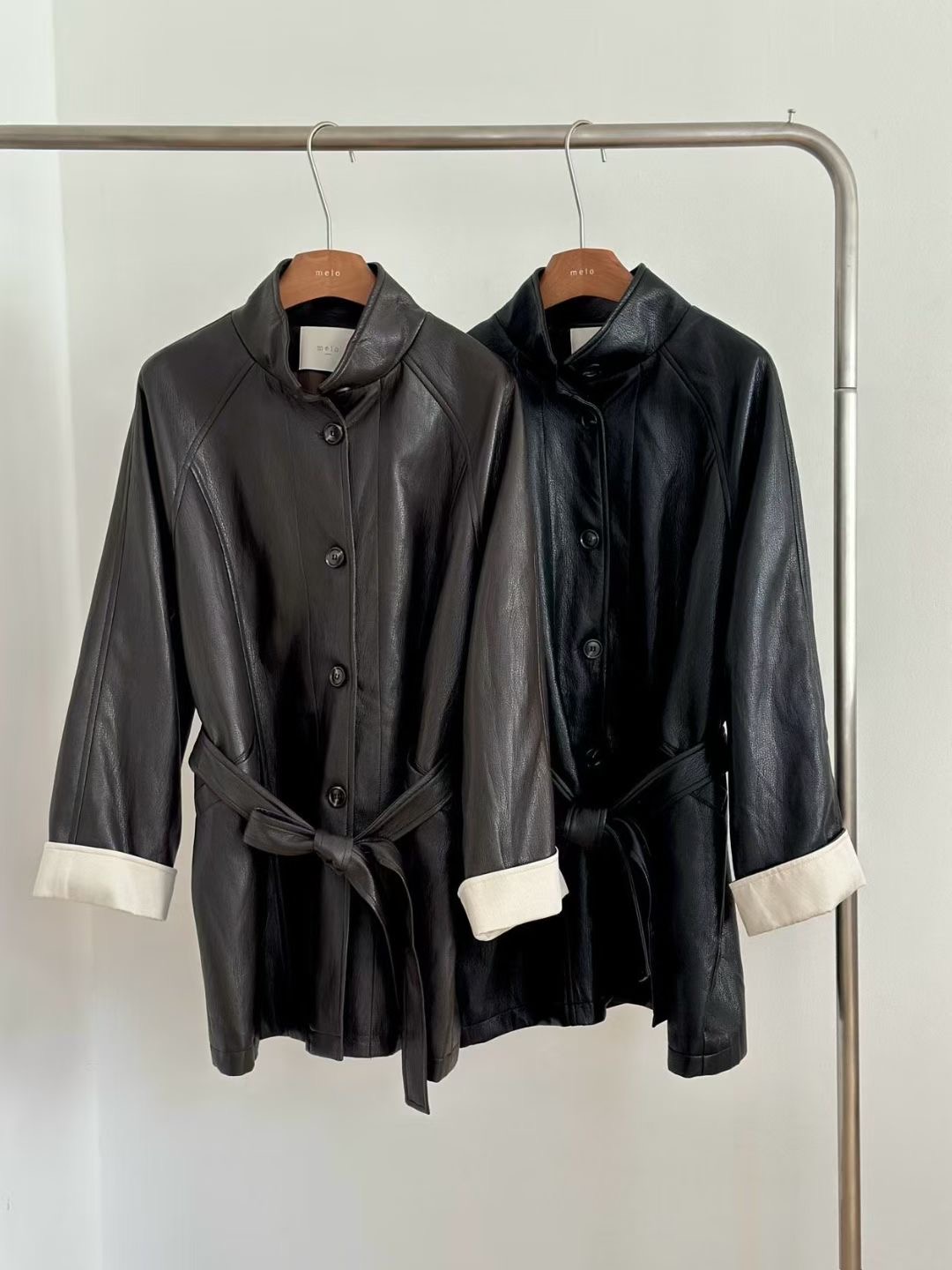 KR01 俐落反摺袖皮革外套3