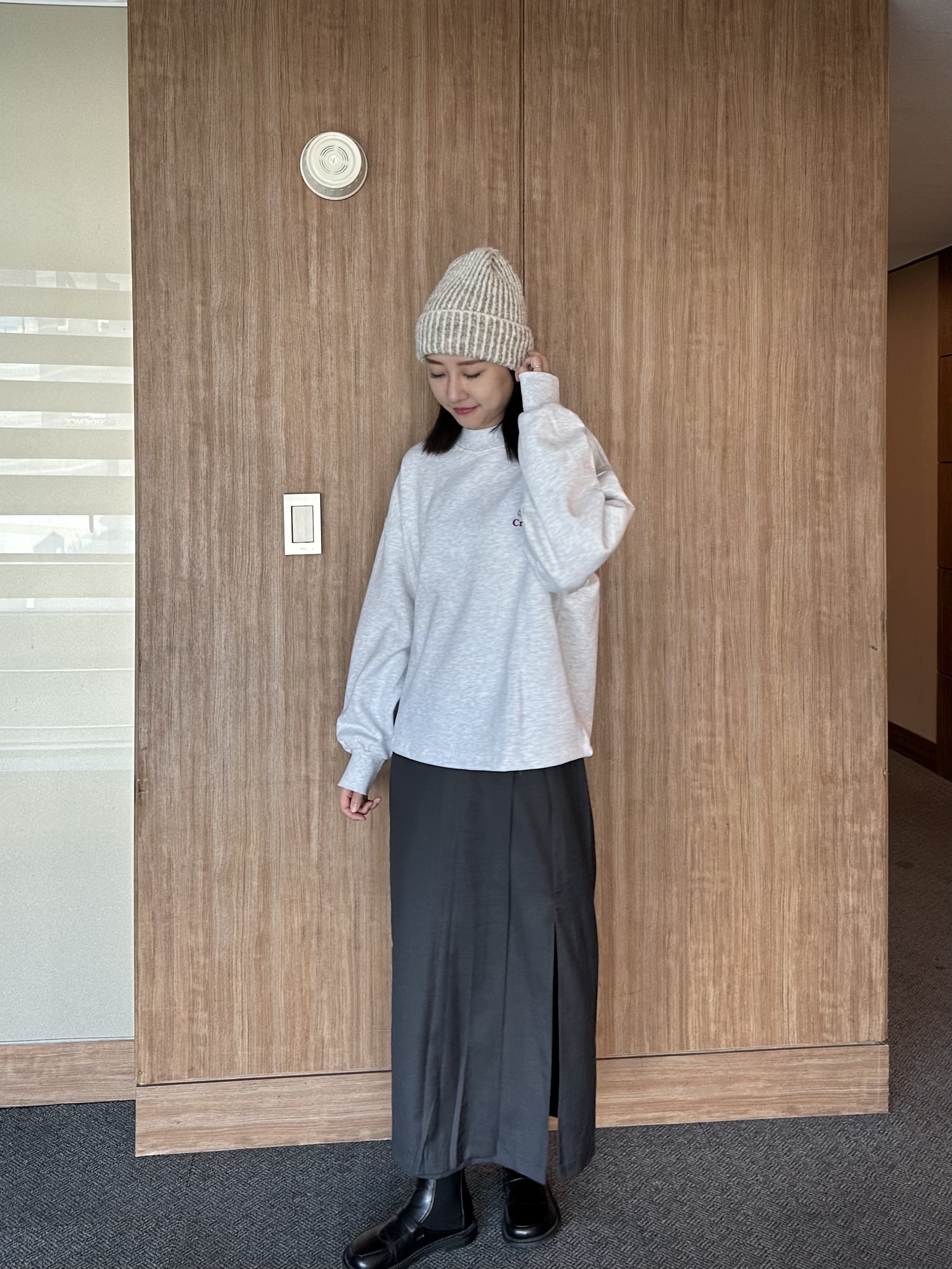 KR06 斜釦式側開衩半身裙