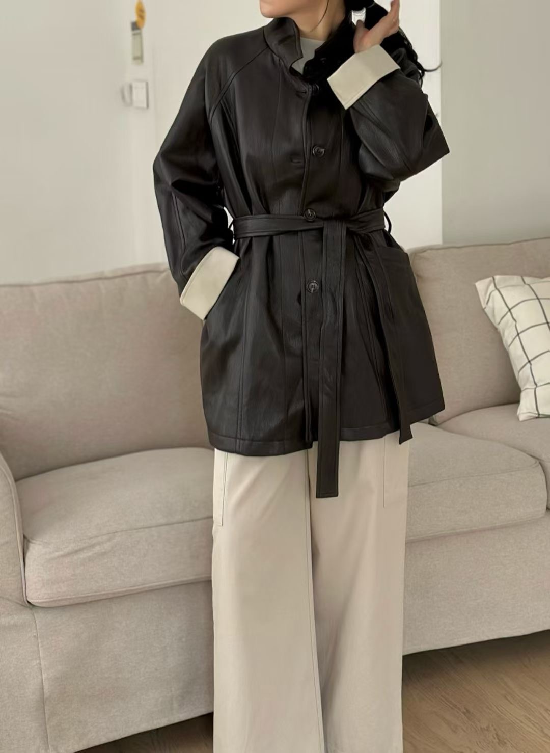 KR01 俐落反摺袖皮革外套4