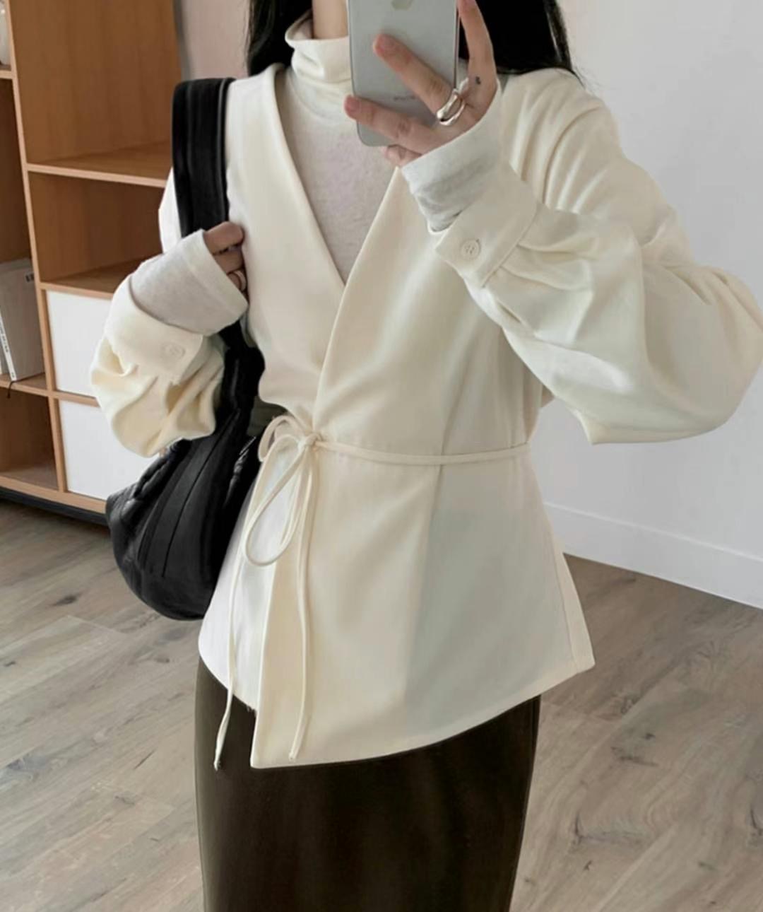 R15 美感交叉綁帶上衣