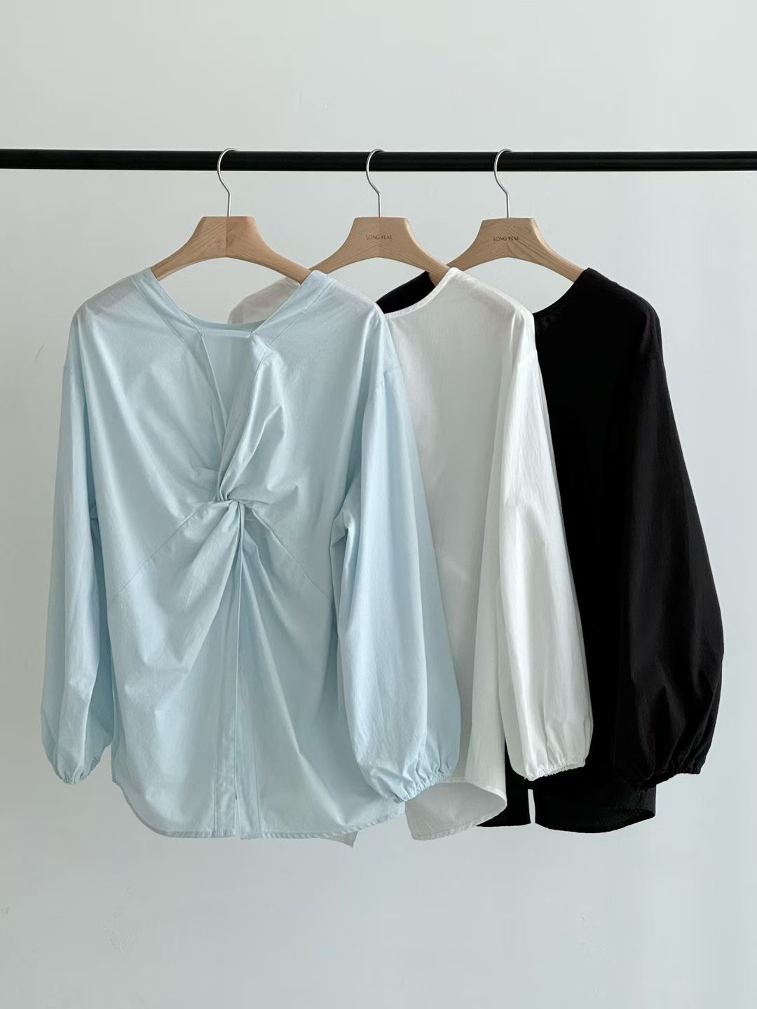 V07 扭結簍空美背上衣3