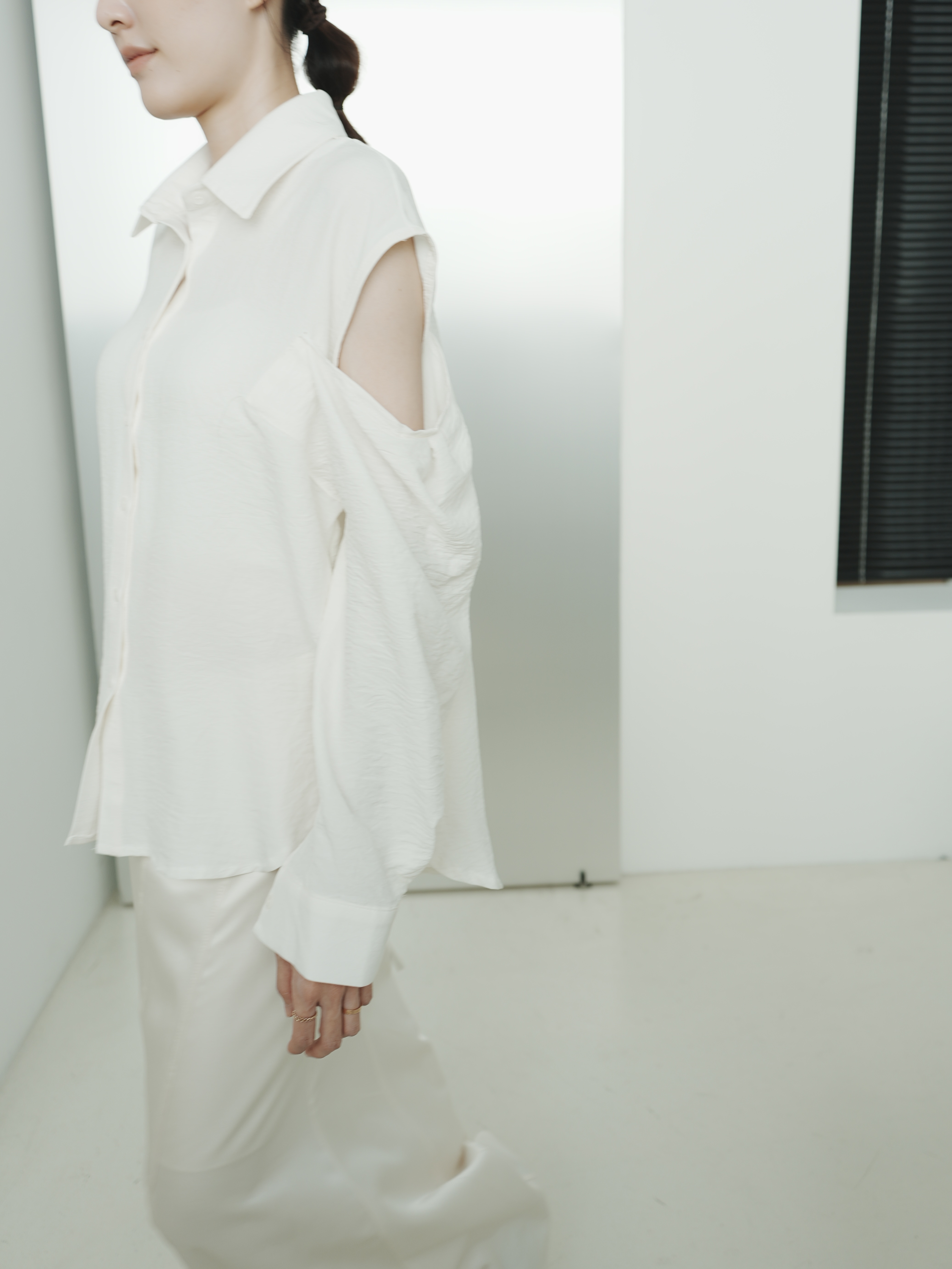 J11 襯衫式雙側露肩上衣9