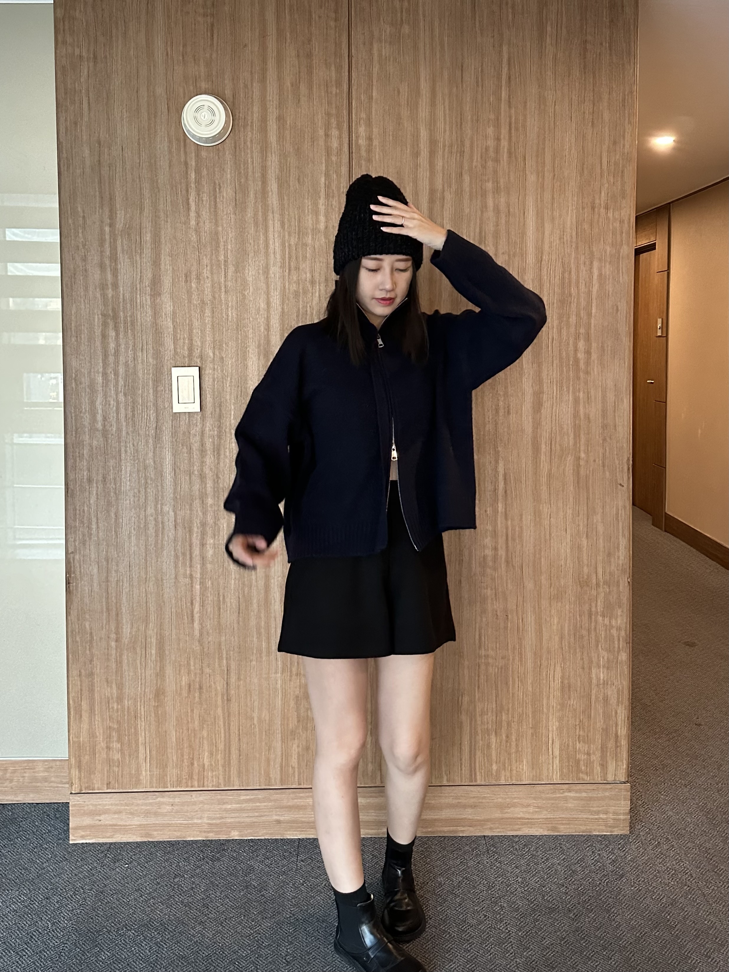 KR13 可翻領/高領雙拉鏈上衣