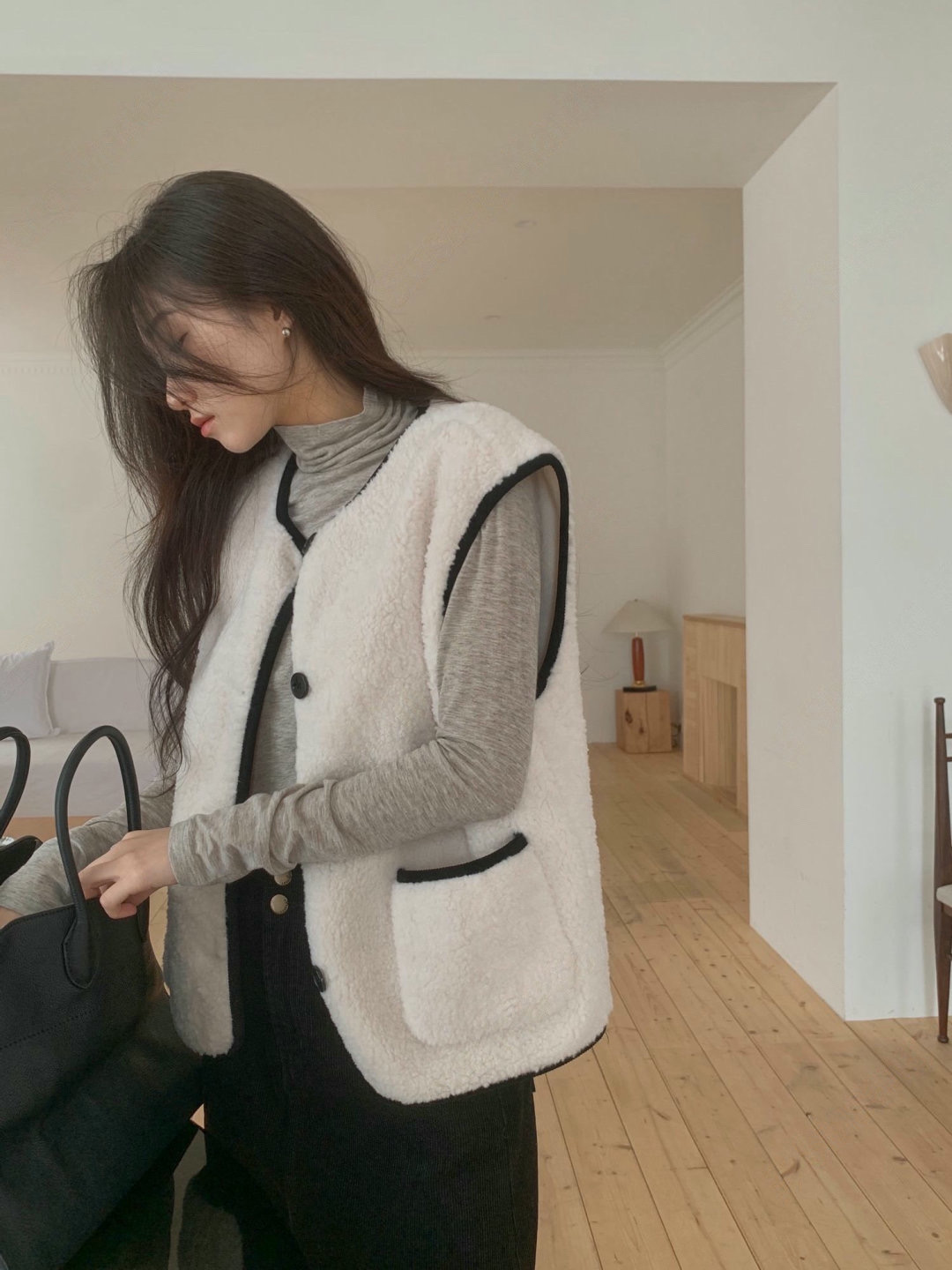 撞色滾邊雙口袋羔毛背心