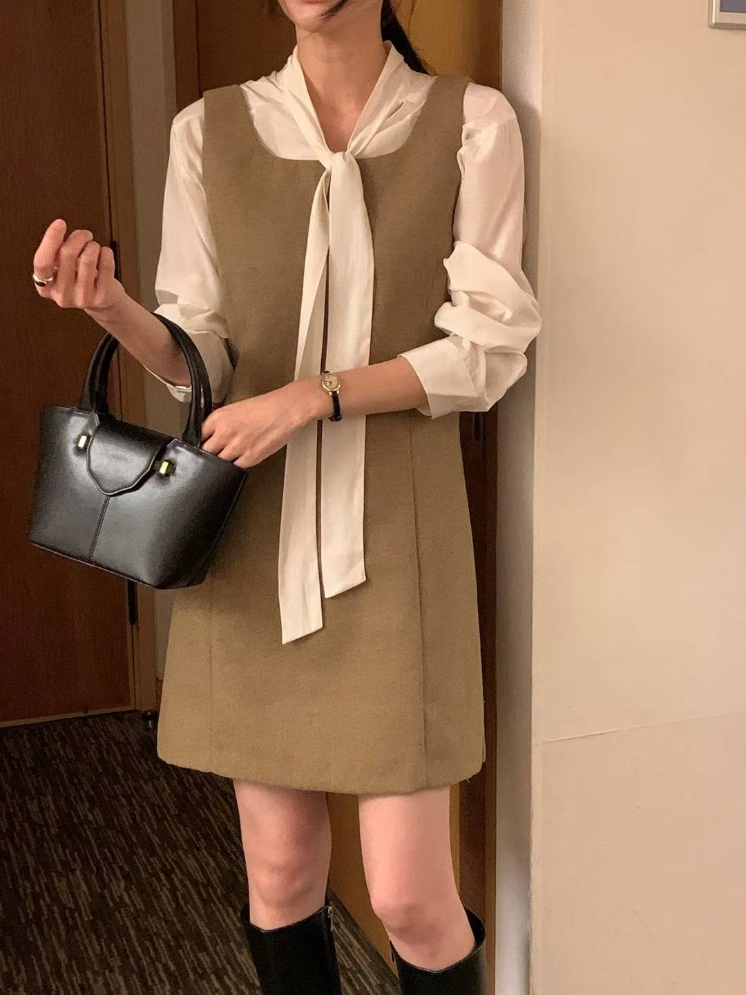 方領壓線磨毛背心短洋