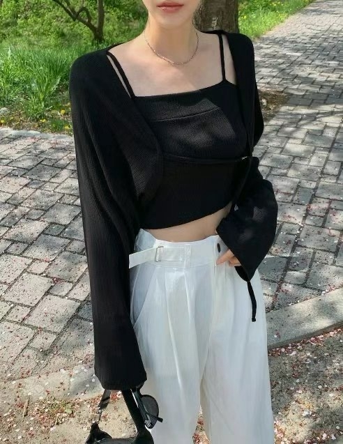 內搭小背心＋側釦造型短版罩衫SET