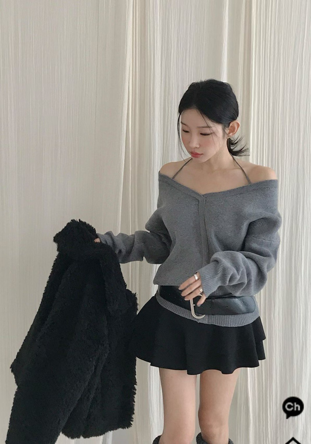 繞頸綁結Ｖ領針織衣