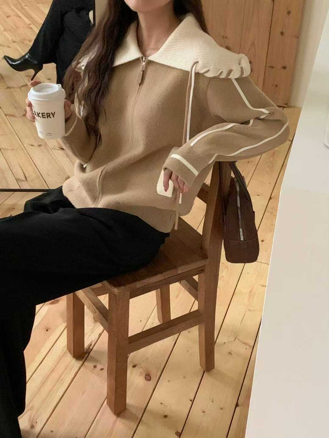 配色縫線滾邊翻領拉鍊針織衫