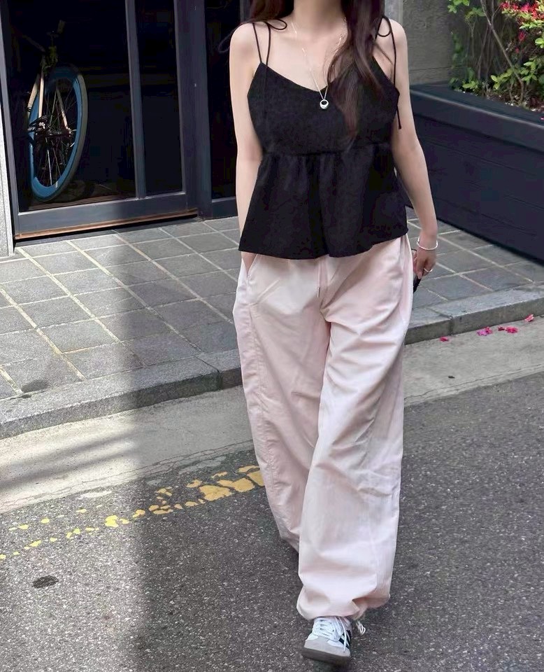 (客訂勿下單）小花壓印細綁結肩帶娃娃衣