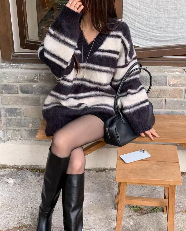 V領毛款橫條紋長版針織衣(羊毛20%)