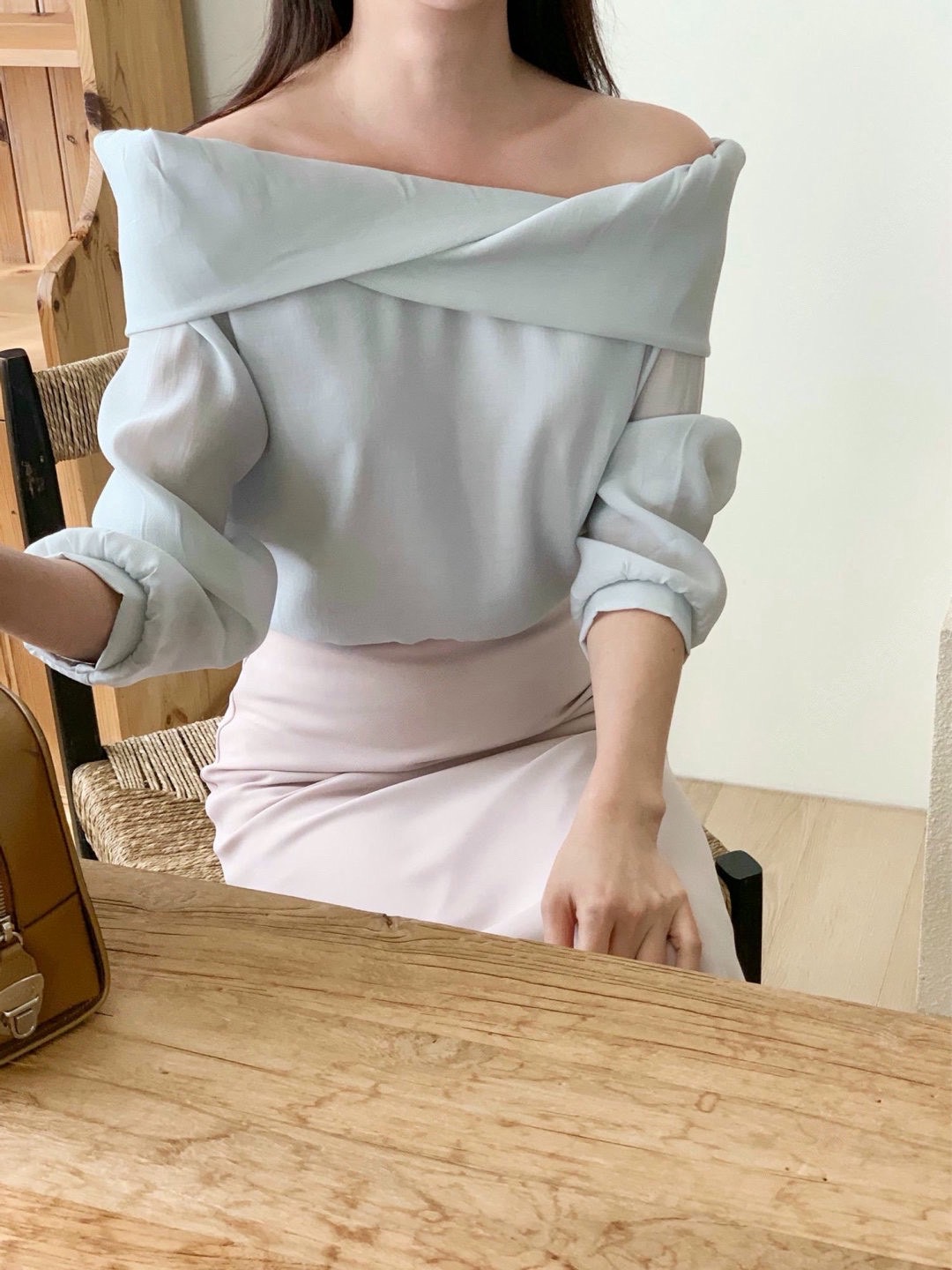 交叉翻領雪紡衫