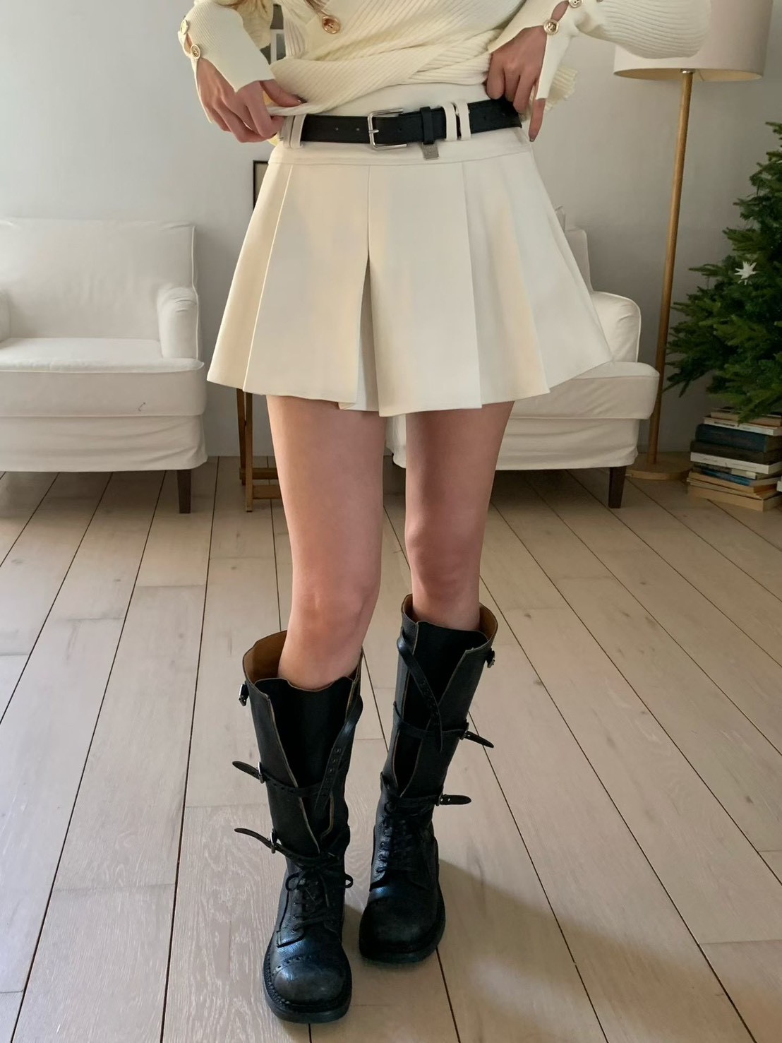 磨毛拼接百褶短褲裙（附扣環皮帶)