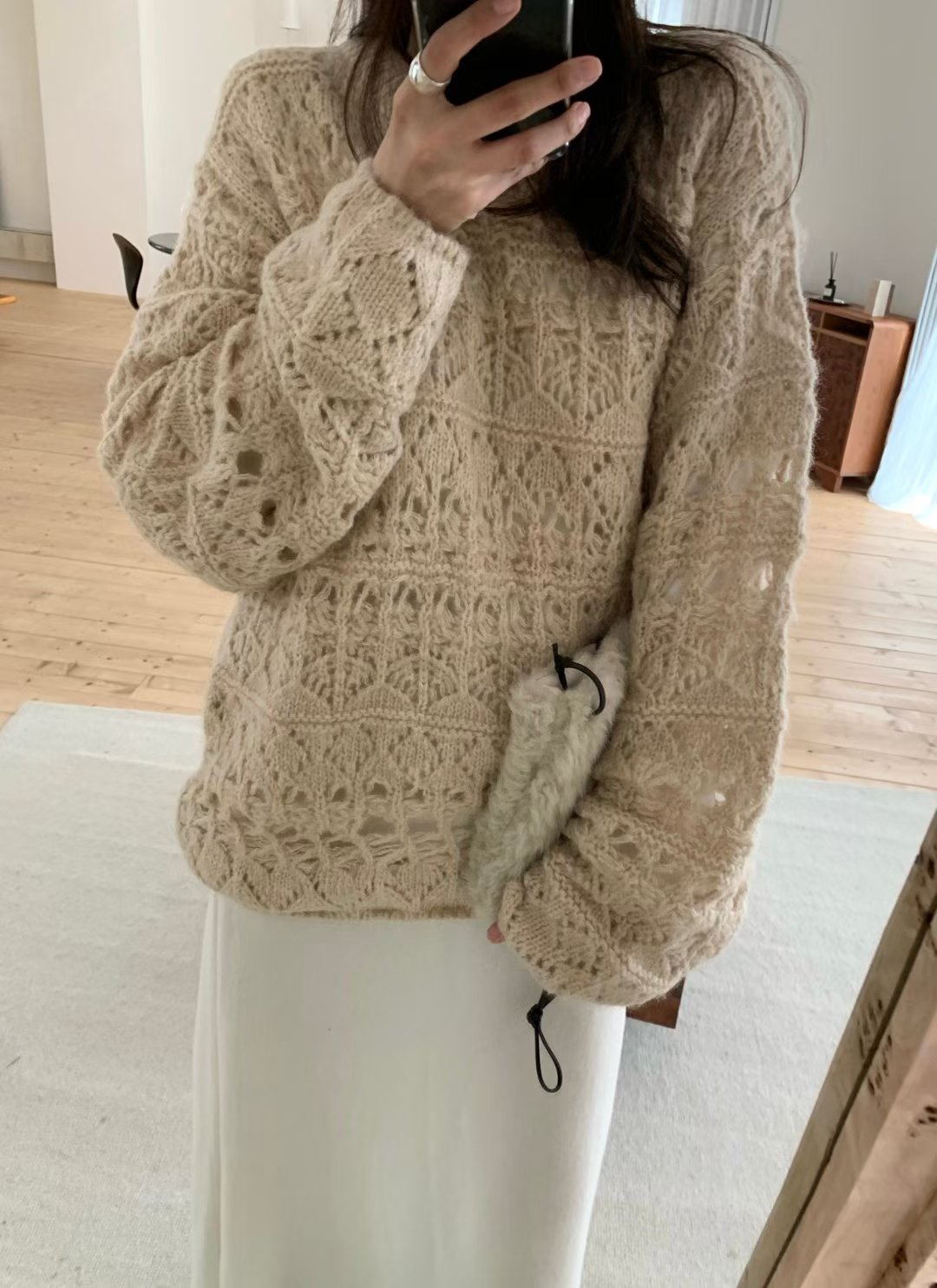 圓領鏤空落肩長款針織衫