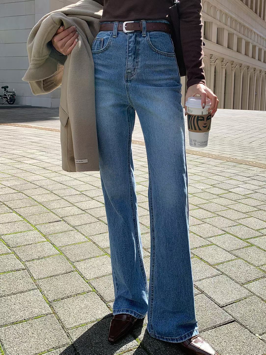 高壓淺刷白微順身落地牛仔褲